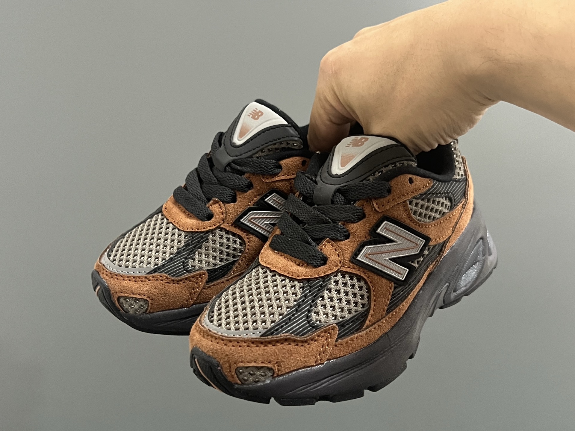 图片[2]-牛B新款2010网面鞋带款儿童老爹鞋 尺码：24-36码 经典NB2010款式🆕 网面设计，透气舒适不闷脚☁️ 老爹款式，百搭又时髦✨-选品中心