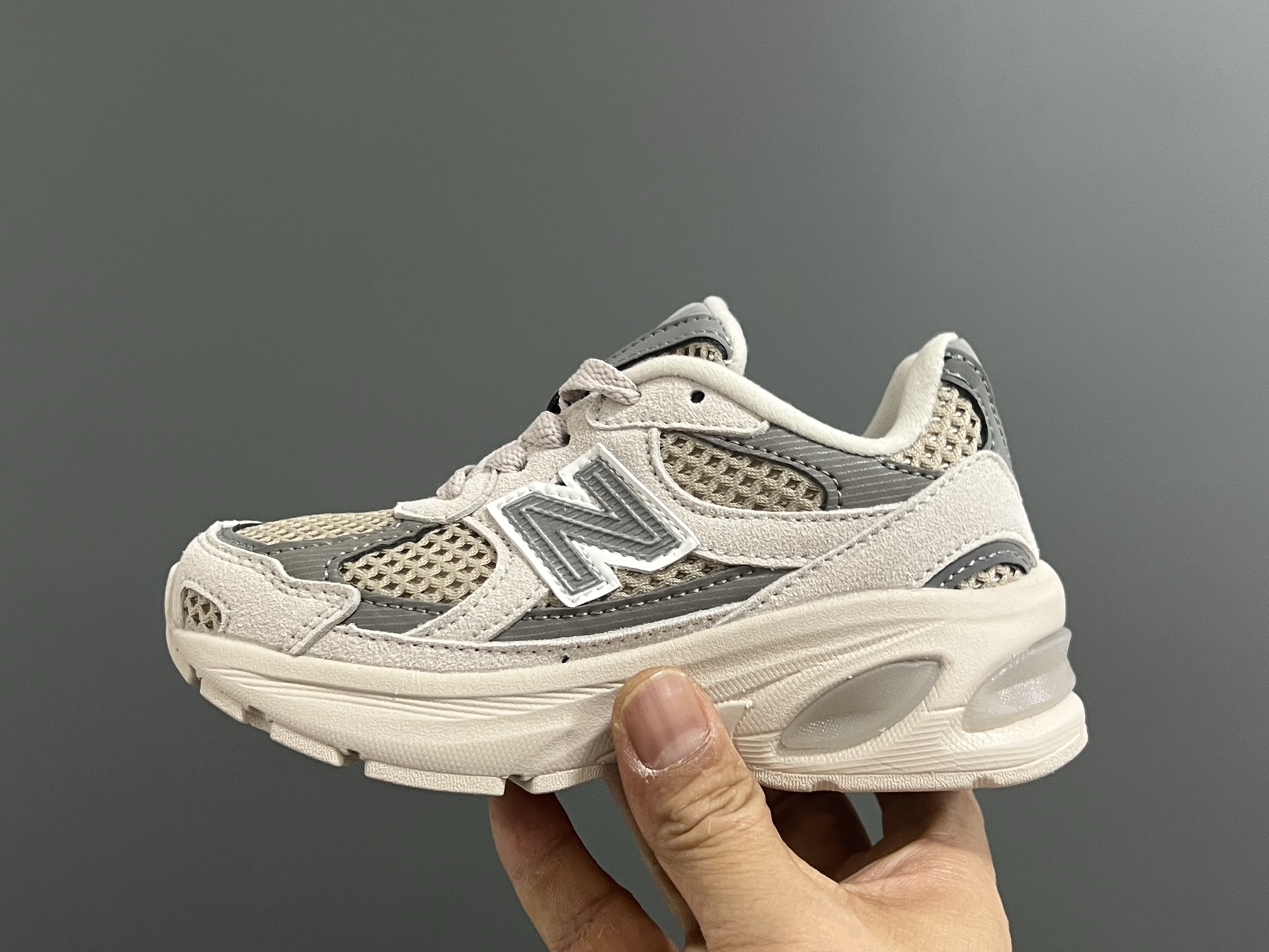 图片[4]-牛B新款2010网面鞋带款儿童老爹鞋 尺码：24-36码 经典NB2010款式🆕 网面设计，透气舒适不闷脚☁️ 老爹款式，百搭又时髦✨-选品中心