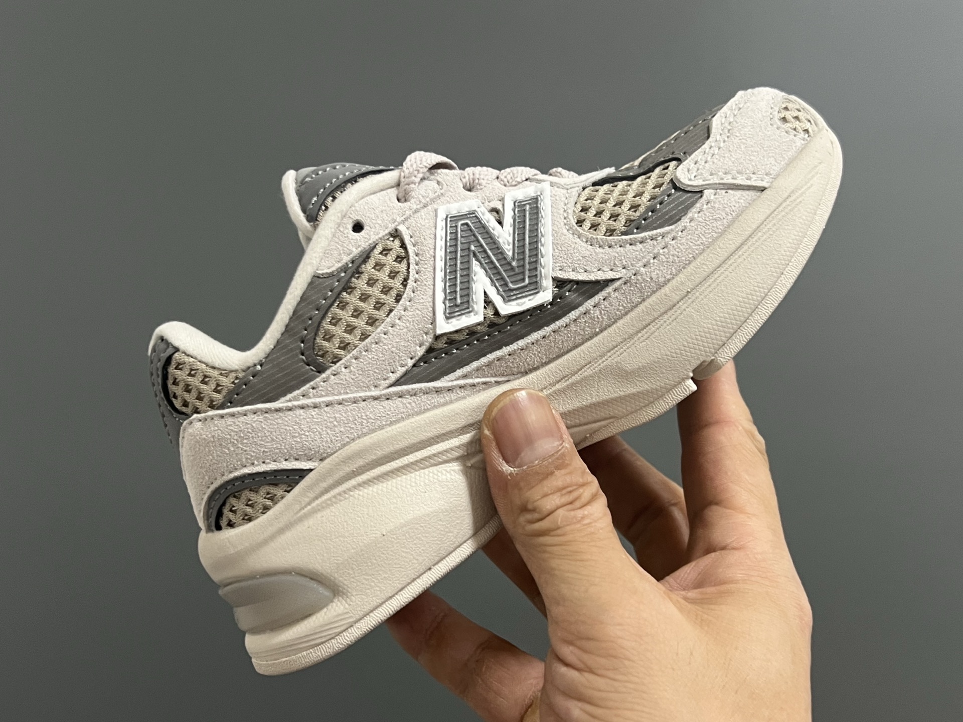 图片[6]-牛B新款2010网面鞋带款儿童老爹鞋 尺码：24-36码 经典NB2010款式🆕 网面设计，透气舒适不闷脚☁️ 老爹款式，百搭又时髦✨-选品中心