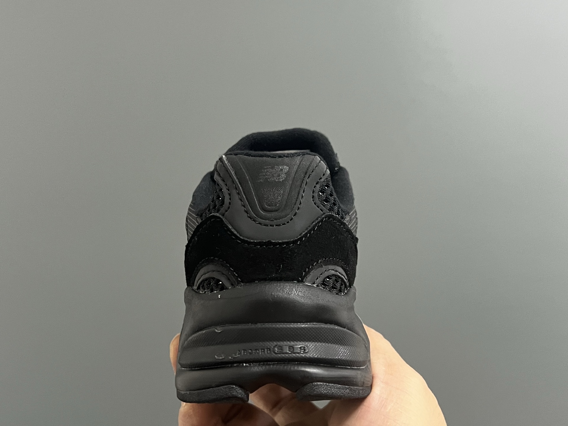 图片[7]-牛B新款2010网面鞋带款儿童老爹鞋 尺码：24-36码 经典NB2010款式🆕 网面设计，透气舒适不闷脚☁️ 老爹款式，百搭又时髦✨-选品中心