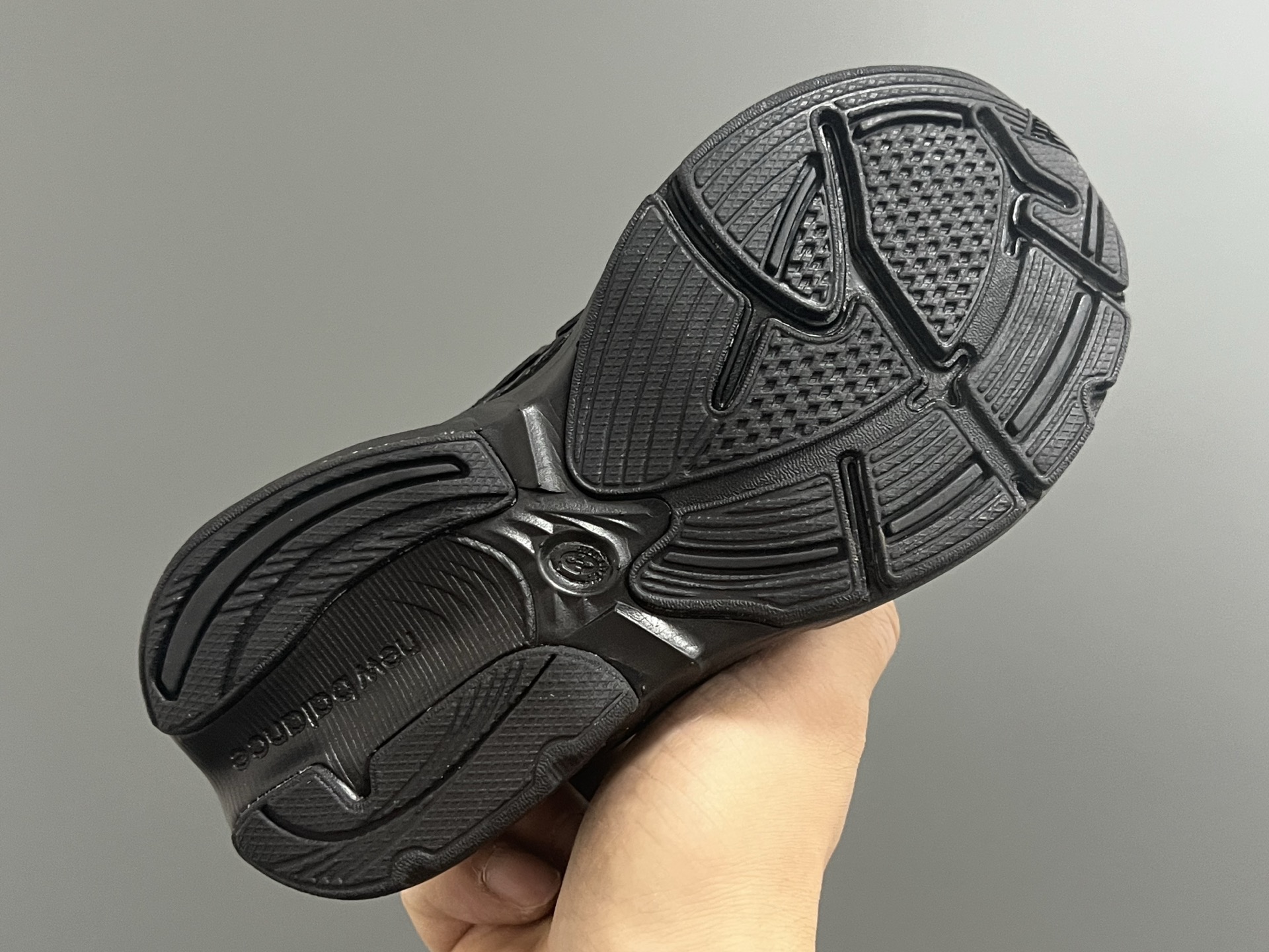 图片[5]-牛B新款2010网面鞋带款儿童老爹鞋 尺码：24-36码 经典NB2010款式🆕 网面设计，透气舒适不闷脚☁️ 老爹款式，百搭又时髦✨-选品中心