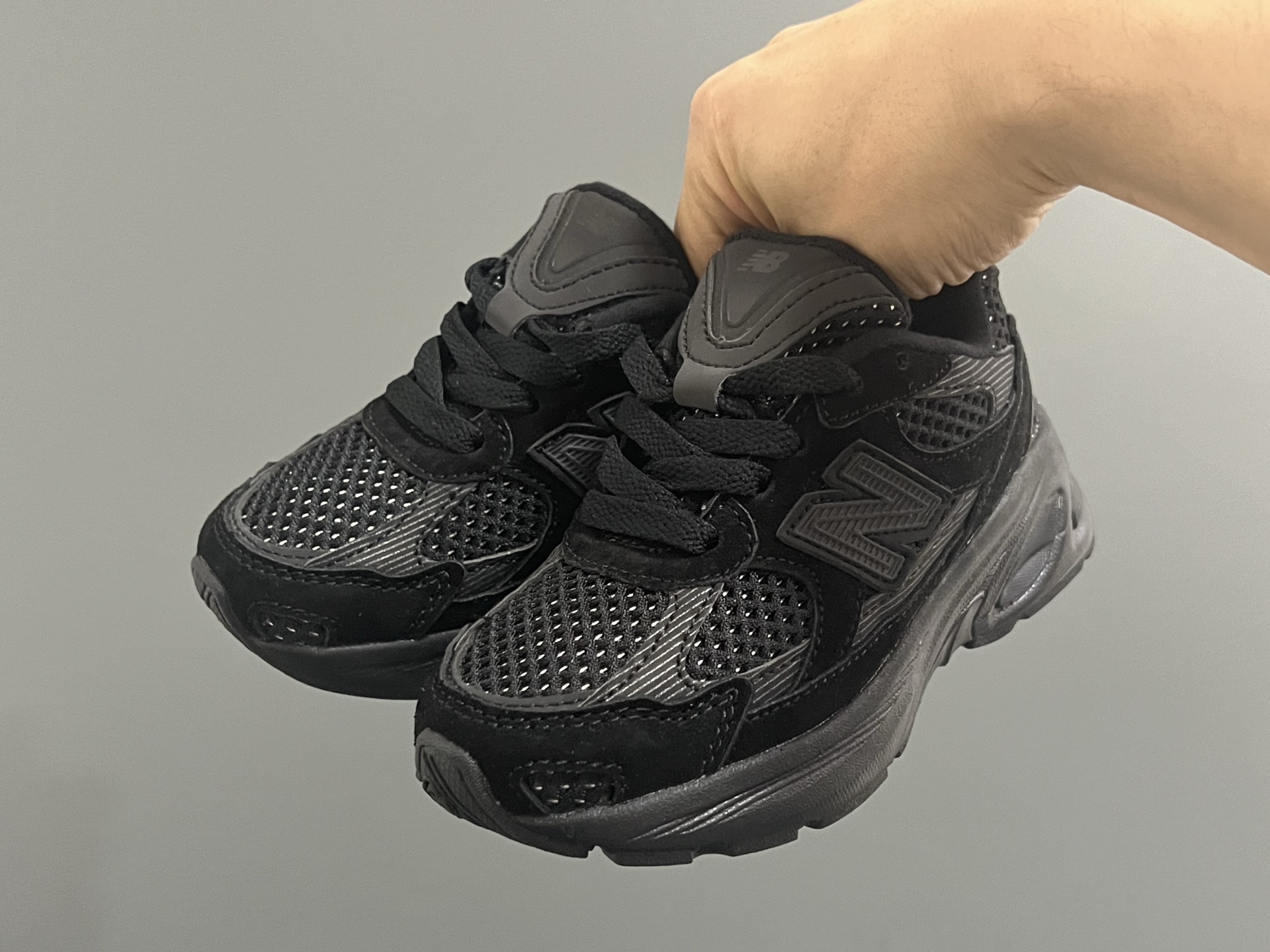 图片[2]-牛B新款2010网面鞋带款儿童老爹鞋 尺码：24-36码 经典NB2010款式🆕 网面设计，透气舒适不闷脚☁️ 老爹款式，百搭又时髦✨-选品中心