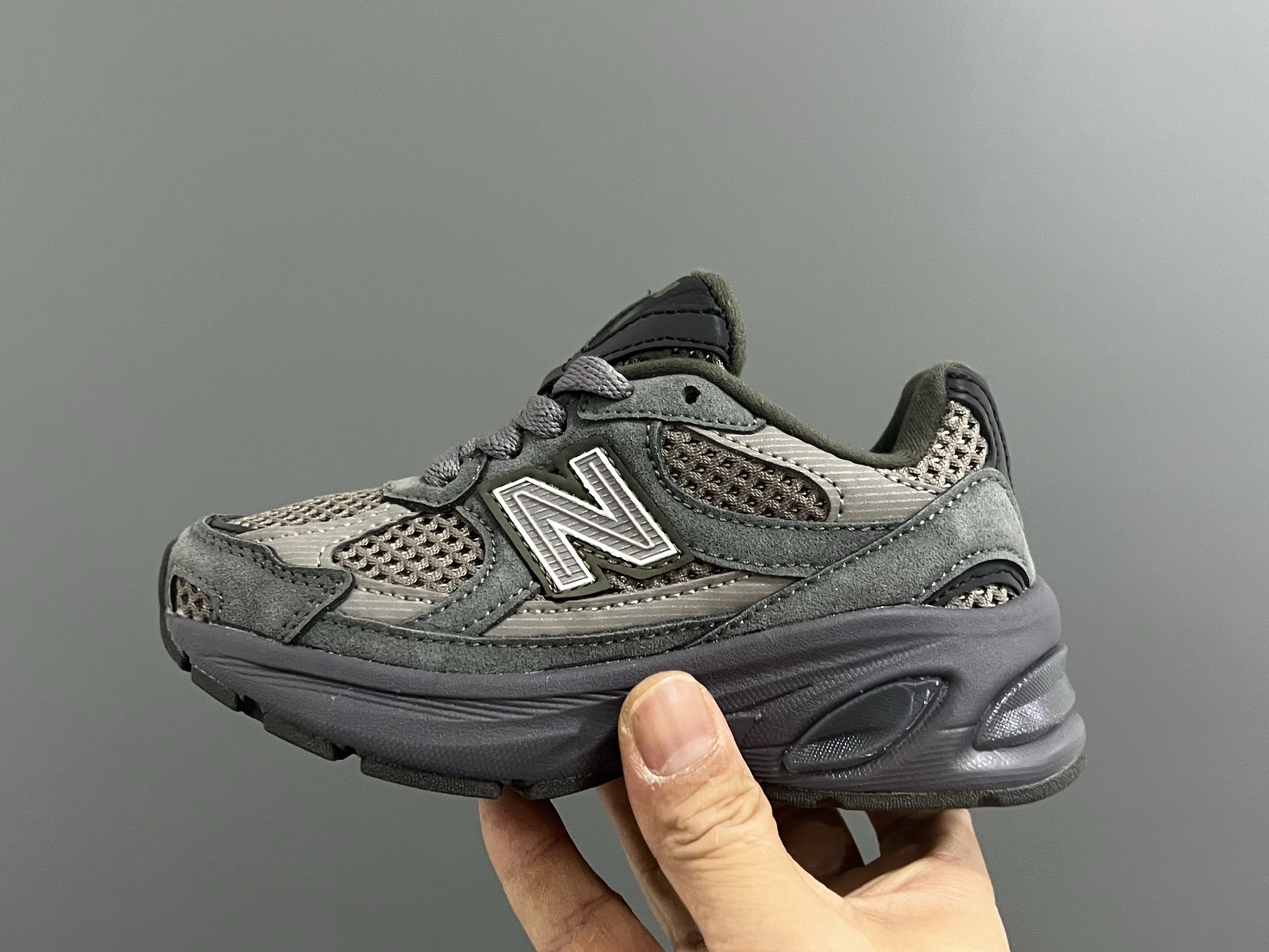 图片[4]-牛B新款2010网面鞋带款儿童老爹鞋 尺码：24-36码 经典NB2010款式🆕 网面设计，透气舒适不闷脚☁️ 老爹款式，百搭又时髦✨-选品中心