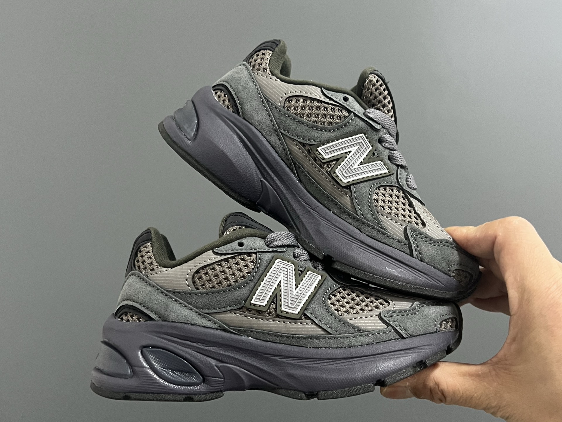 图片[9]-牛B新款2010网面鞋带款儿童老爹鞋 尺码：24-36码 经典NB2010款式🆕 网面设计，透气舒适不闷脚☁️ 老爹款式，百搭又时髦✨-选品中心