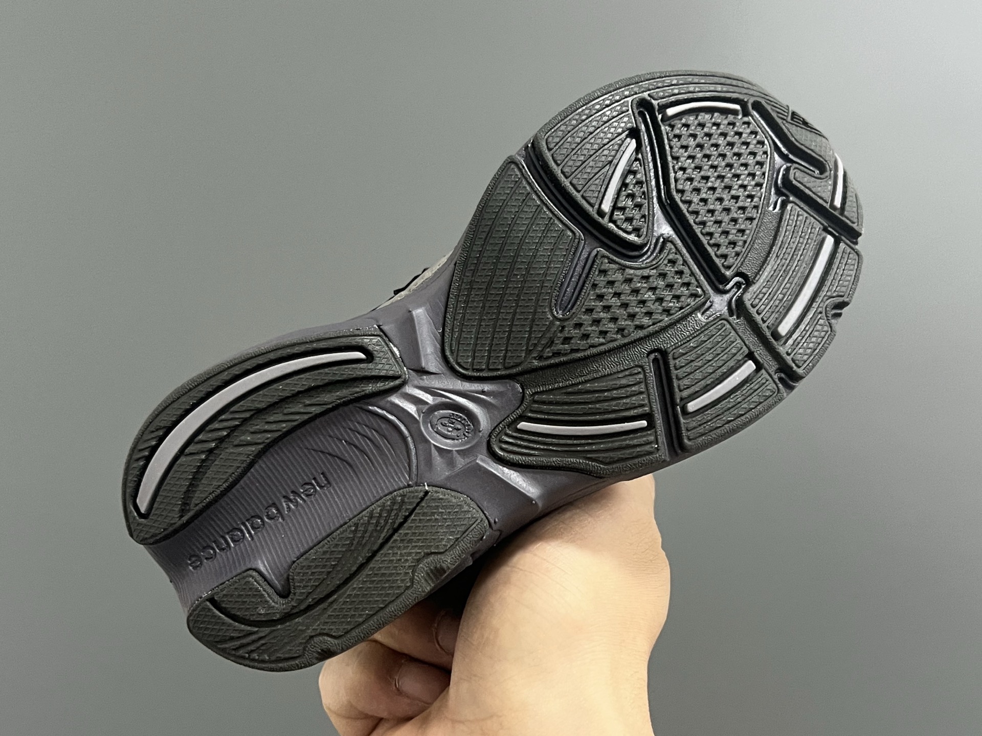 图片[5]-牛B新款2010网面鞋带款儿童老爹鞋 尺码：24-36码 经典NB2010款式🆕 网面设计，透气舒适不闷脚☁️ 老爹款式，百搭又时髦✨-选品中心