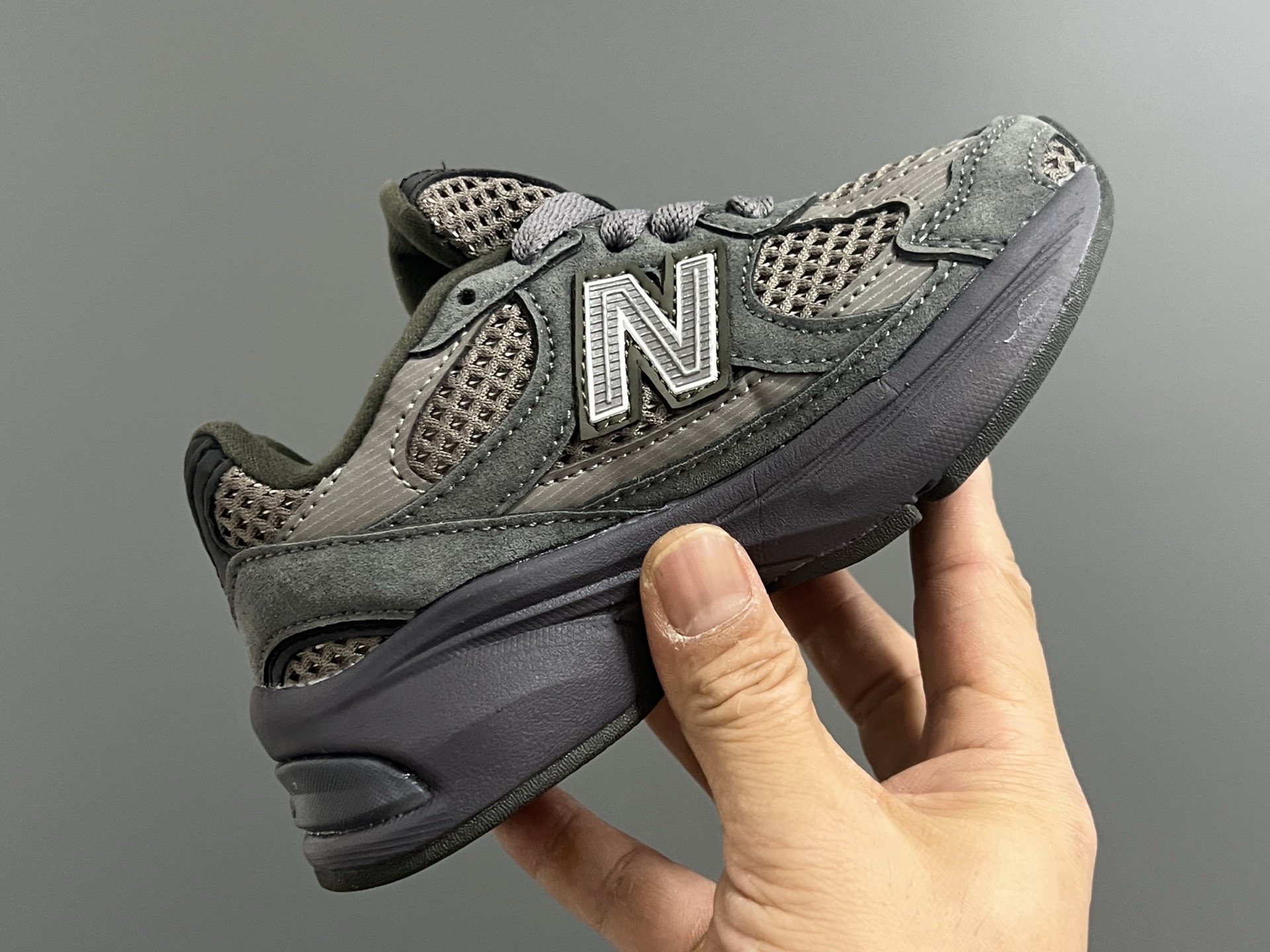 图片[6]-牛B新款2010网面鞋带款儿童老爹鞋 尺码：24-36码 经典NB2010款式🆕 网面设计，透气舒适不闷脚☁️ 老爹款式，百搭又时髦✨-选品中心