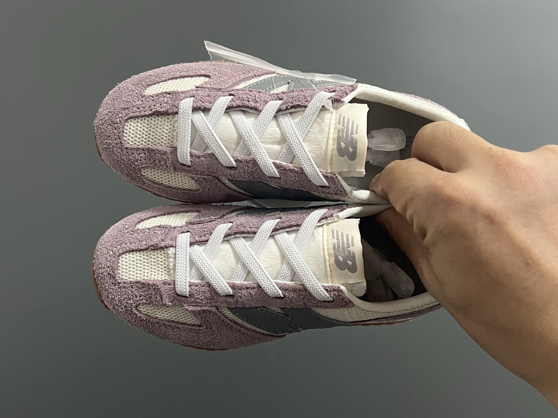 牛B新款471大小童亲子运动鞋 尺码：26-37码 经典NB471运动款🆕 小童松紧扣，大童鞋带扣设计⚠️ 优质麂皮拼接，质感满分💯 耐磨防滑大底，满足日常运动✔️-选品中心