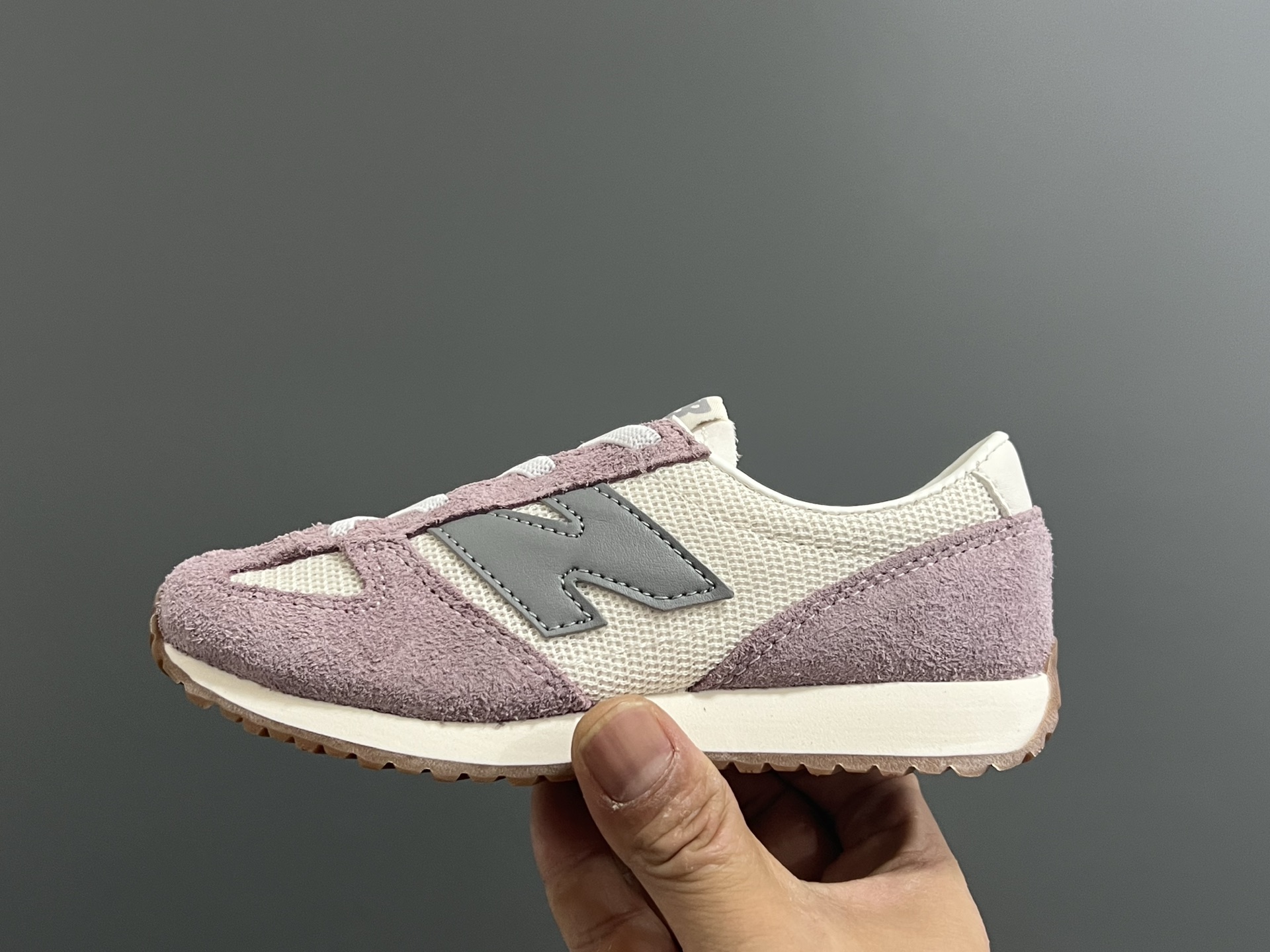 图片[4]-牛B新款471大小童亲子运动鞋 尺码：26-37码 经典NB471运动款🆕 小童松紧扣，大童鞋带扣设计⚠️ 优质麂皮拼接，质感满分💯 耐磨防滑大底，满足日常运动✔️-选品中心