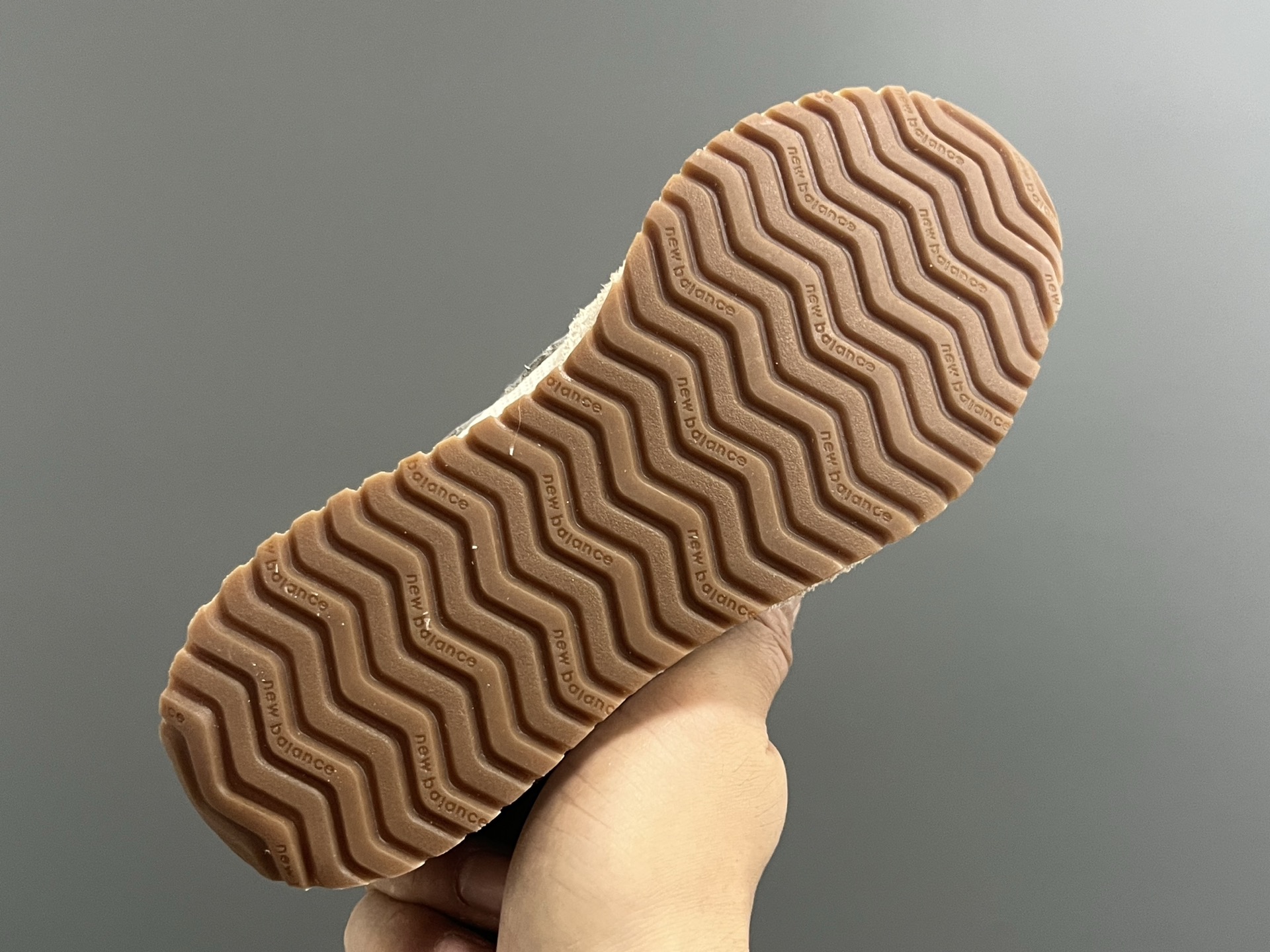 图片[5]-牛B新款471大小童亲子运动鞋 尺码：26-37码 经典NB471运动款🆕 小童松紧扣，大童鞋带扣设计⚠️ 优质麂皮拼接，质感满分💯 耐磨防滑大底，满足日常运动✔️-选品中心