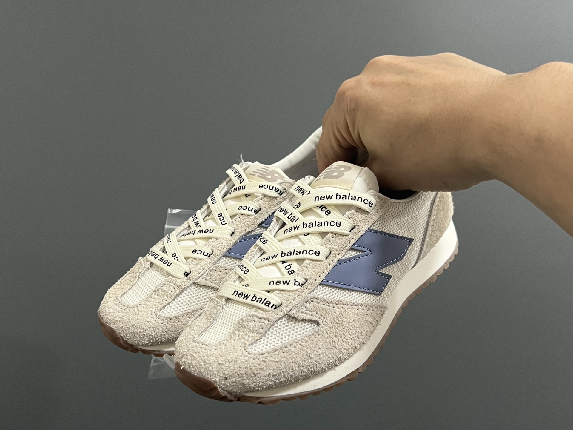 图片[2]-牛B新款471大小童亲子运动鞋 尺码：26-37码 经典NB471运动款🆕 小童松紧扣，大童鞋带扣设计⚠️ 优质麂皮拼接，质感满分💯 耐磨防滑大底，满足日常运动✔️-选品中心