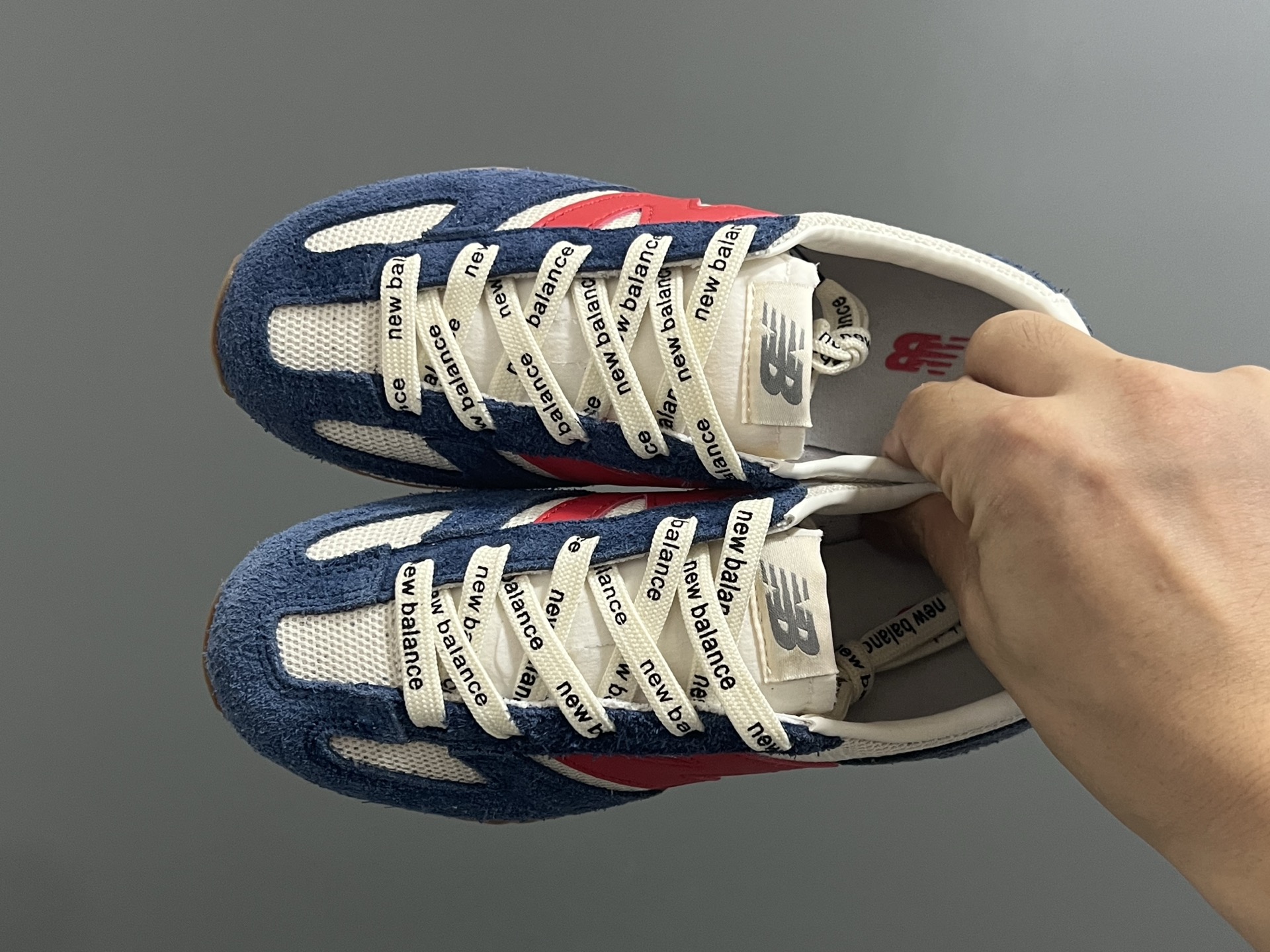 牛B新款471大小童亲子运动鞋 尺码：26-37码 经典NB471运动款🆕 小童松紧扣，大童鞋带扣设计⚠️ 优质麂皮拼接，质感满分💯 耐磨防滑大底，满足日常运动✔️-选品中心