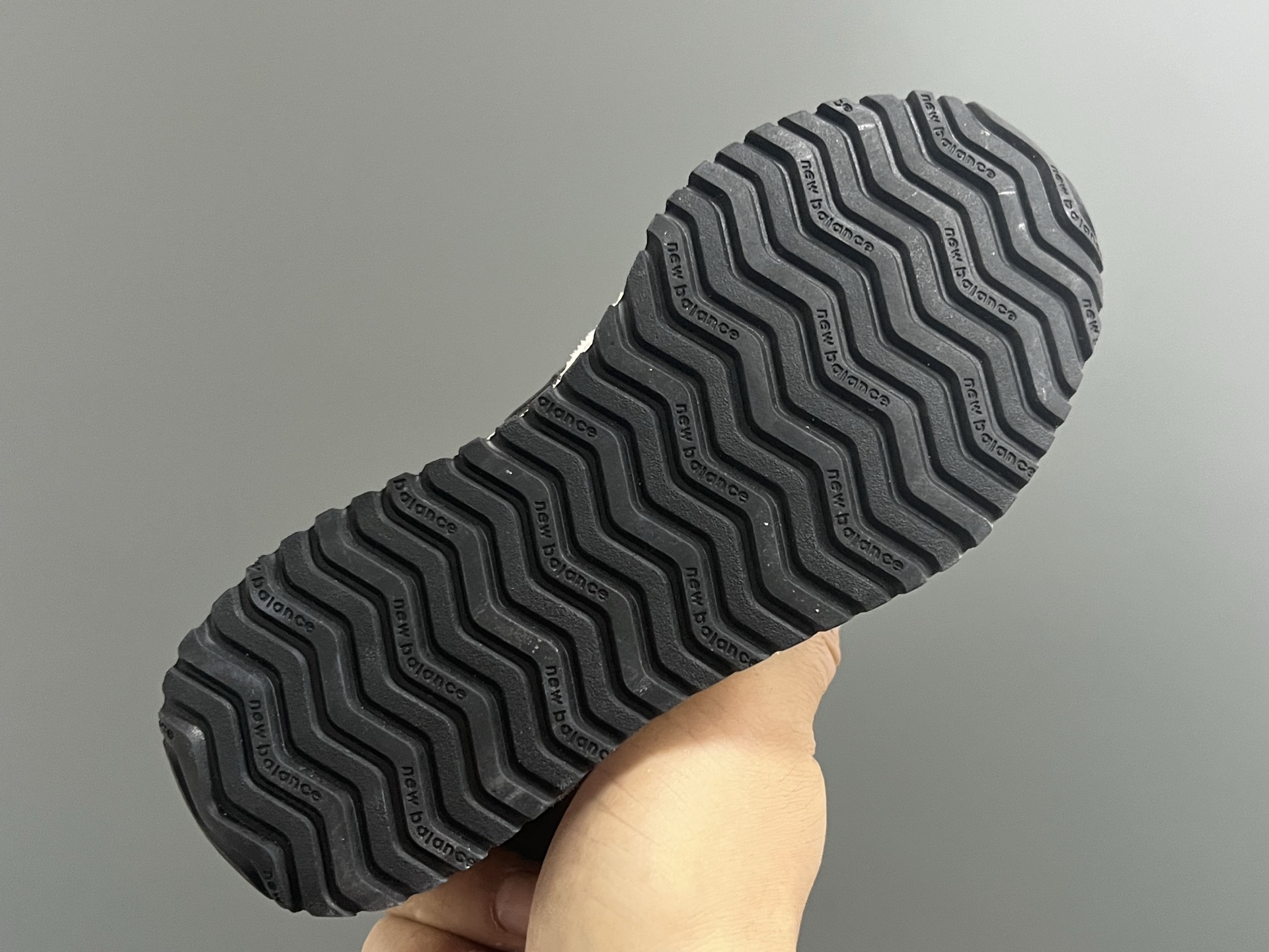 图片[5]-牛B新款471大小童亲子运动鞋 尺码：26-37码 经典NB471运动款🆕 小童松紧扣，大童鞋带扣设计⚠️ 优质麂皮拼接，质感满分💯 耐磨防滑大底，满足日常运动✔️-选品中心