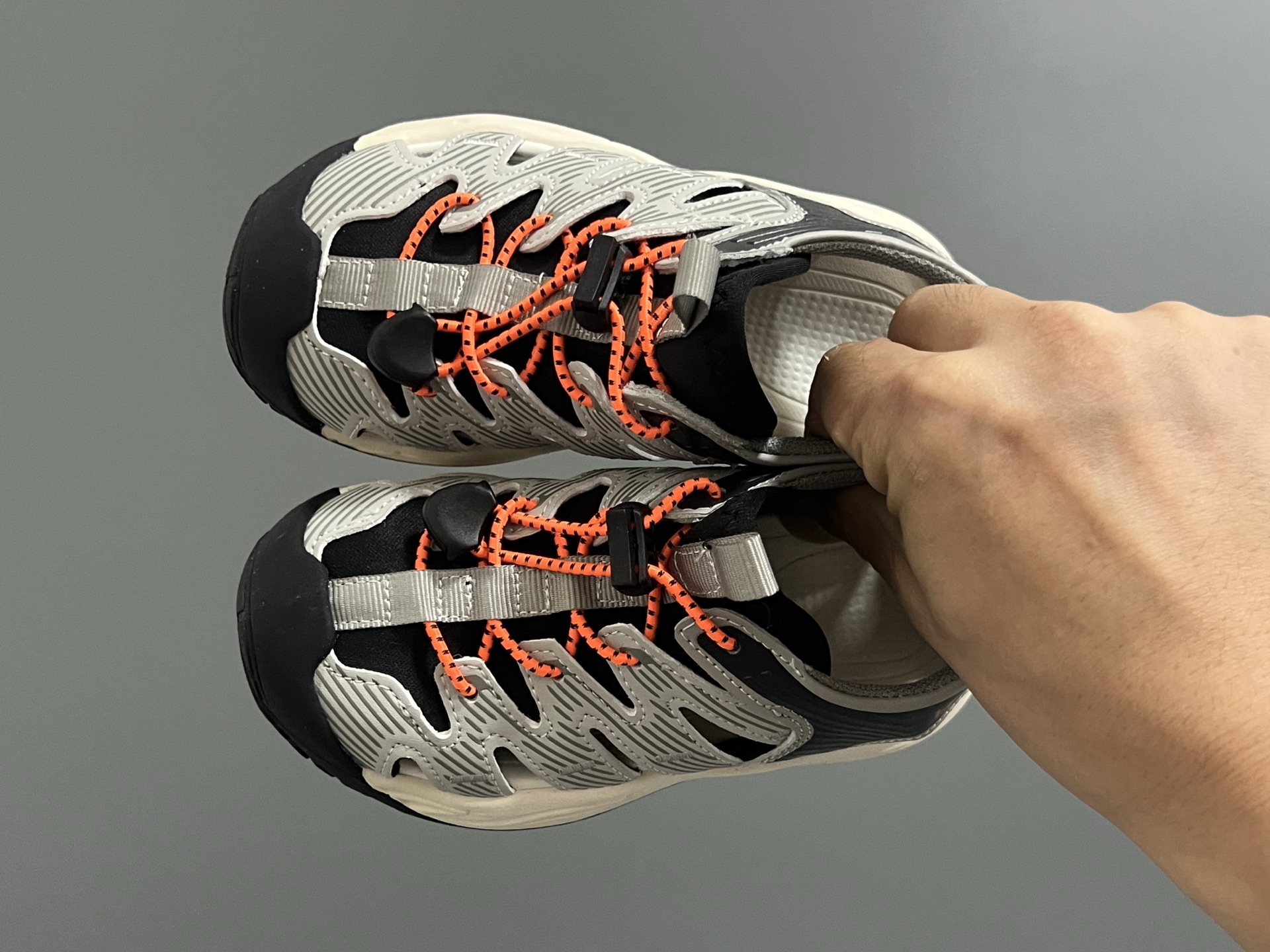 HOKA2代松紧扣溯溪户外儿童凉鞋26-37码 经典HOKA户外溯溪系列🔥 松紧扣设计，穿脱方便✌🏻 橡胶耐磨防滑大底，脚感超赞👍🏻-选品中心