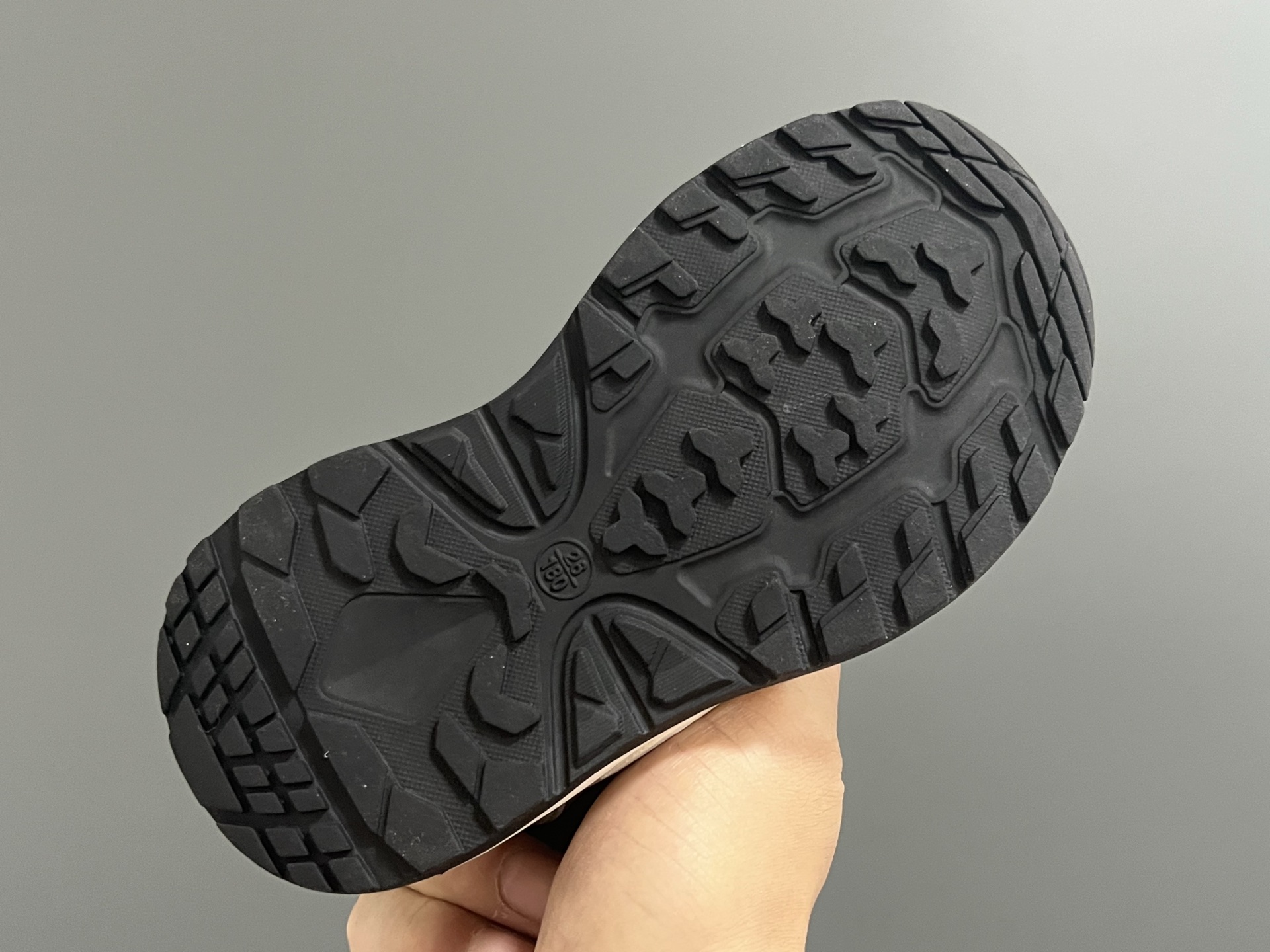 图片[5]-HOKA2代松紧扣溯溪户外儿童凉鞋26-37码 经典HOKA户外溯溪系列🔥 松紧扣设计，穿脱方便✌🏻 橡胶耐磨防滑大底，脚感超赞👍🏻-选品中心