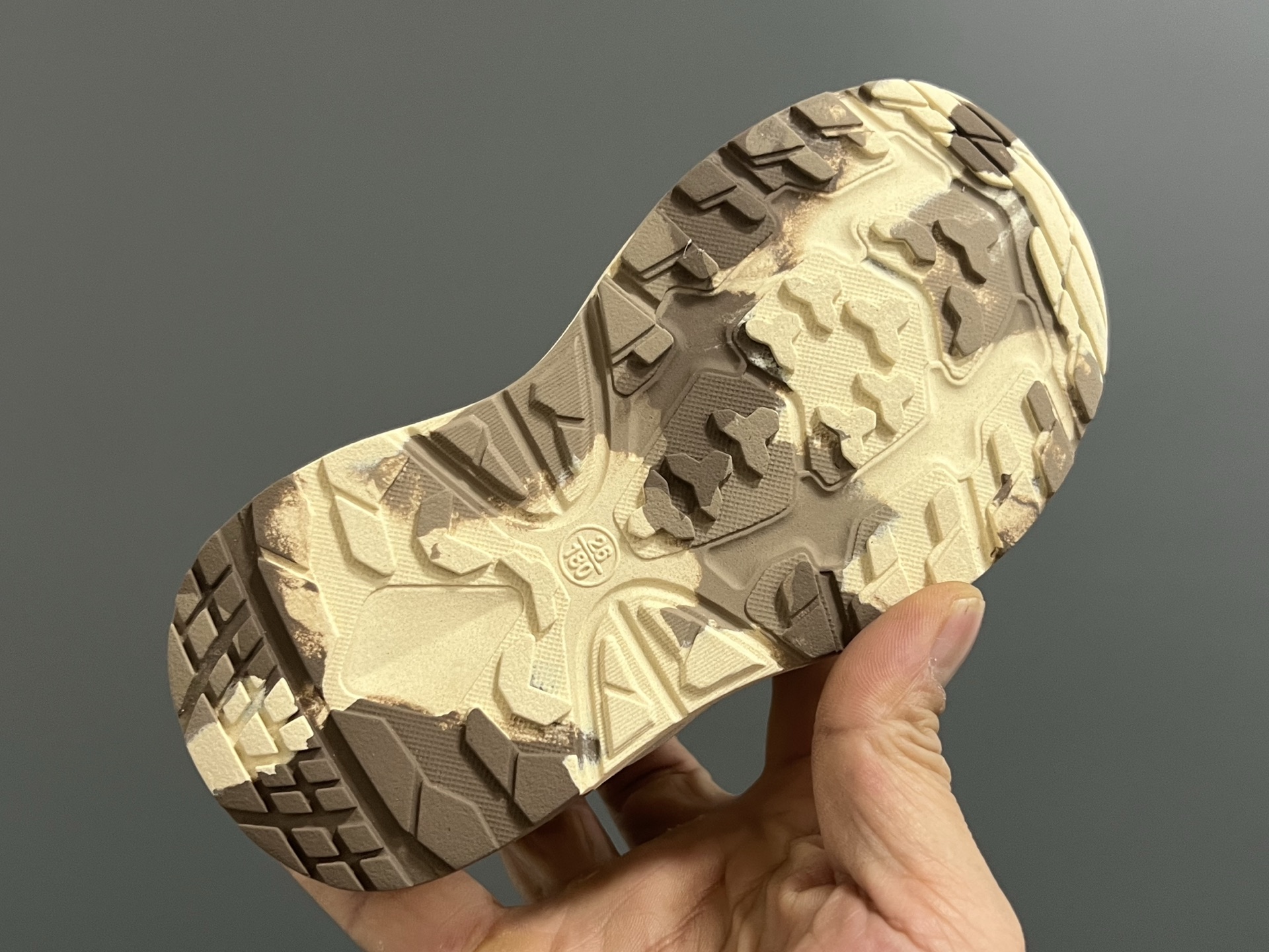 图片[5]-HOKA2代松紧扣溯溪户外儿童凉鞋26-37码 经典HOKA户外溯溪系列🔥 松紧扣设计，穿脱方便✌🏻 橡胶耐磨防滑大底，脚感超赞👍🏻-选品中心