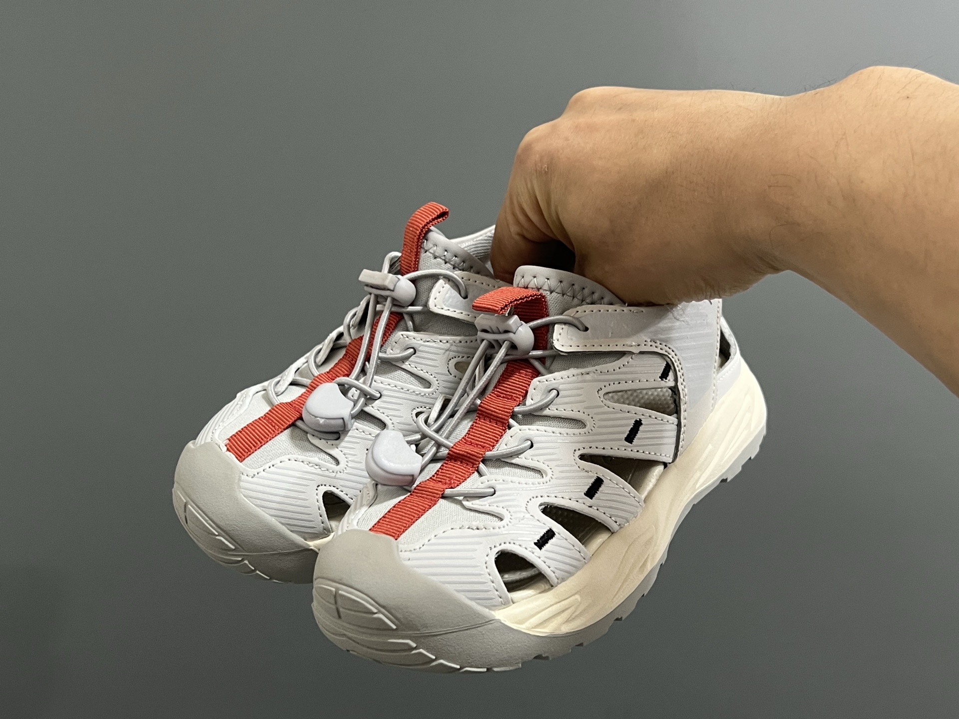 HOKA2代松紧扣溯溪户外儿童凉鞋26-37码 经典HOKA户外溯溪系列🔥 松紧扣设计，穿脱方便✌🏻 橡胶耐磨防滑大底，脚感超赞👍🏻-选品中心