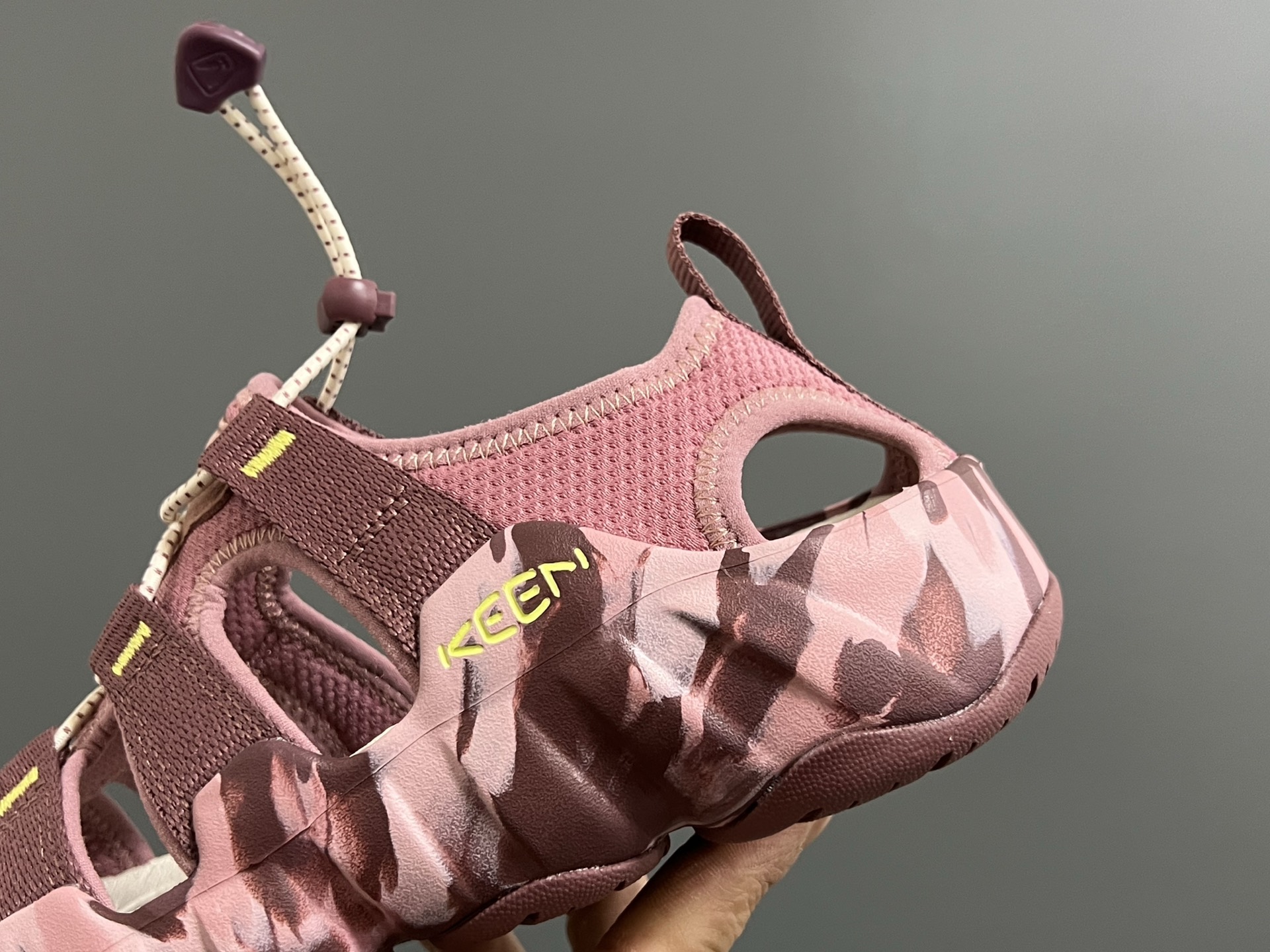 图片[8]-KEEN新款HYPERPORT H2高速2代户外溯溪情侣凉鞋 超赞的KEEN潮牌系列🆕 户外也可以穿的溯溪凉鞋🧗 镂空设计，透气又舒适☁️ 耐磨防滑大底，脚感超赞👍🏻 尺码：36 37 38 39 40 41 42 43 44 45（粉色36-40）-选品中心