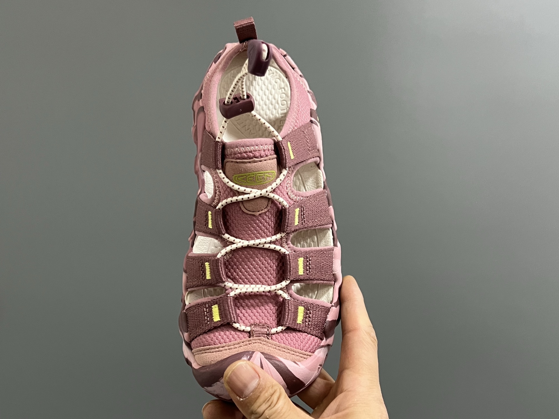 图片[6]-KEEN新款HYPERPORT H2高速2代户外溯溪情侣凉鞋 超赞的KEEN潮牌系列🆕 户外也可以穿的溯溪凉鞋🧗 镂空设计，透气又舒适☁️ 耐磨防滑大底，脚感超赞👍🏻 尺码：36 37 38 39 40 41 42 43 44 45（粉色36-40）-选品中心