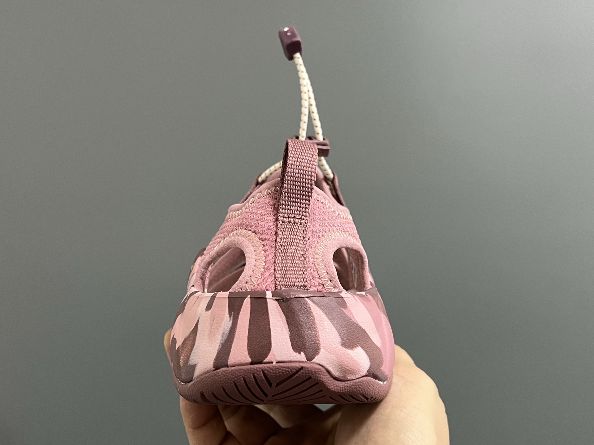 图片[5]-KEEN新款HYPERPORT H2高速2代户外溯溪情侣凉鞋 超赞的KEEN潮牌系列🆕 户外也可以穿的溯溪凉鞋🧗 镂空设计，透气又舒适☁️ 耐磨防滑大底，脚感超赞👍🏻 尺码：36 37 38 39 40 41 42 43 44 45（粉色36-40）-选品中心