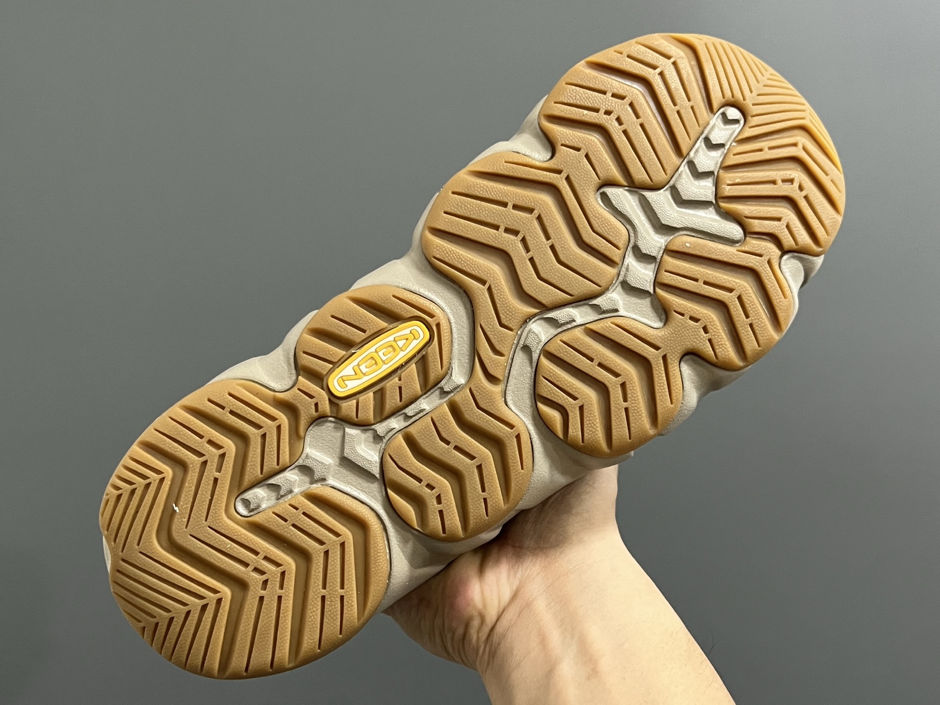 图片[3]-KEEN新款HYPERPORT H2高速2代户外溯溪情侣凉鞋 超赞的KEEN潮牌系列🆕 户外也可以穿的溯溪凉鞋🧗 镂空设计，透气又舒适☁️ 耐磨防滑大底，脚感超赞👍🏻 尺码：36 37 38 39 40 41 42 43 44 45（粉色36-40）-选品中心