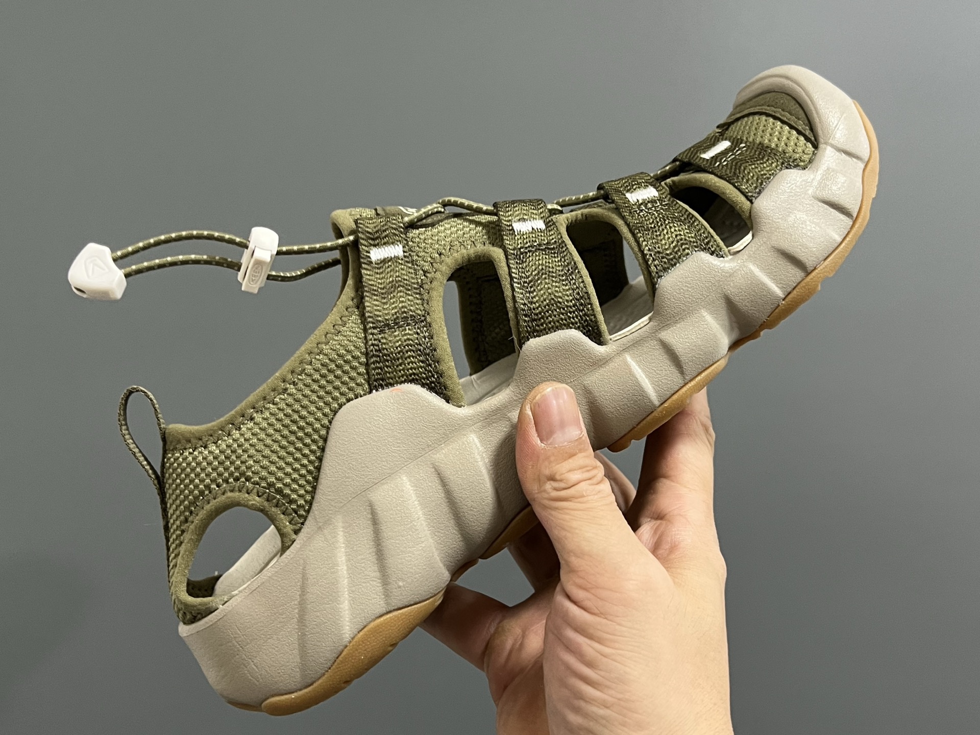 图片[4]-KEEN新款HYPERPORT H2高速2代户外溯溪情侣凉鞋 超赞的KEEN潮牌系列🆕 户外也可以穿的溯溪凉鞋🧗 镂空设计，透气又舒适☁️ 耐磨防滑大底，脚感超赞👍🏻 尺码：36 37 38 39 40 41 42 43 44 45（粉色36-40）-选品中心