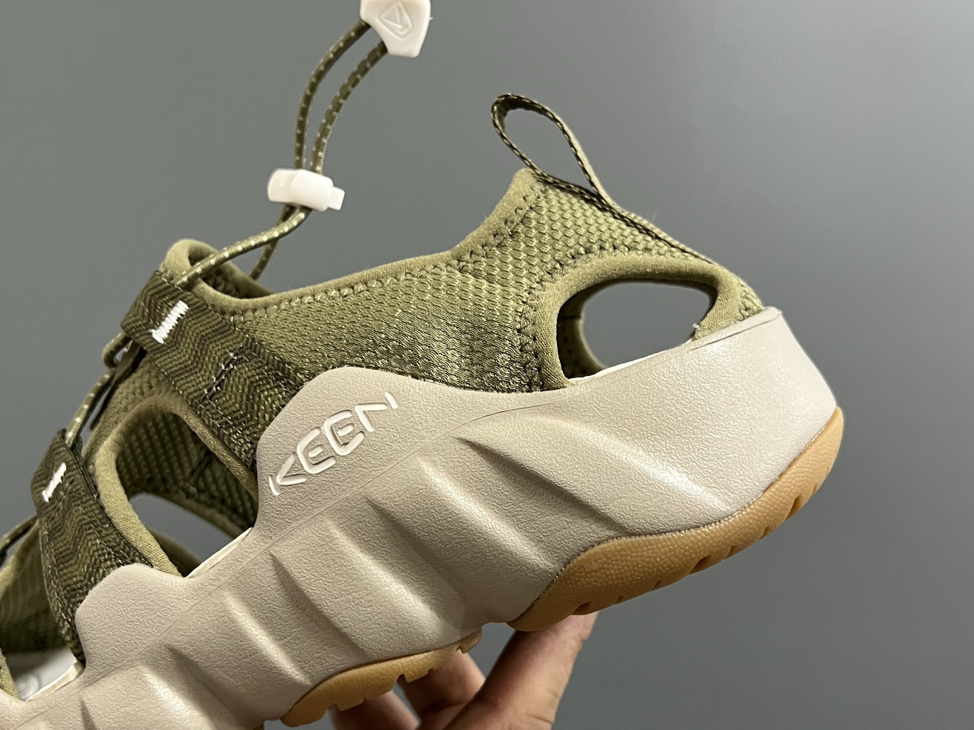 图片[5]-KEEN新款HYPERPORT H2高速2代户外溯溪情侣凉鞋 超赞的KEEN潮牌系列🆕 户外也可以穿的溯溪凉鞋🧗 镂空设计，透气又舒适☁️ 耐磨防滑大底，脚感超赞👍🏻 尺码：36 37 38 39 40 41 42 43 44 45（粉色36-40）-选品中心