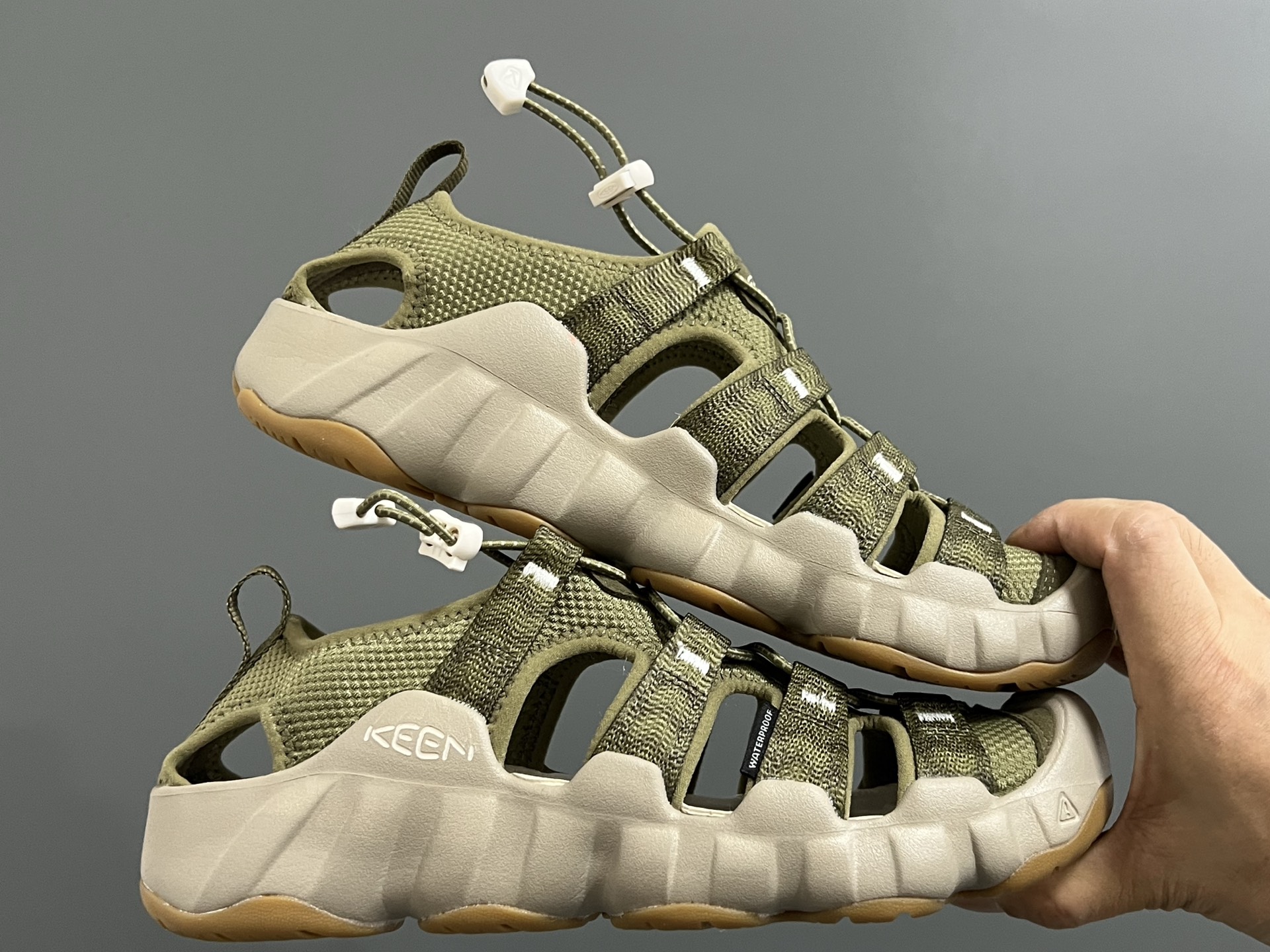 图片[9]-KEEN新款HYPERPORT H2高速2代户外溯溪情侣凉鞋 超赞的KEEN潮牌系列🆕 户外也可以穿的溯溪凉鞋🧗 镂空设计，透气又舒适☁️ 耐磨防滑大底，脚感超赞👍🏻 尺码：36 37 38 39 40 41 42 43 44 45（粉色36-40）-选品中心