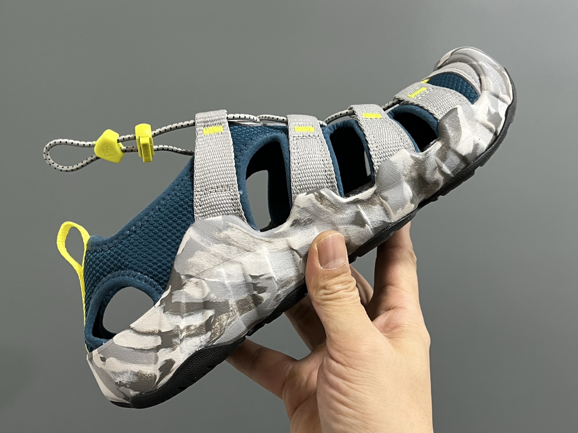 图片[4]-KEEN新款HYPERPORT H2高速2代户外溯溪情侣凉鞋 超赞的KEEN潮牌系列🆕 户外也可以穿的溯溪凉鞋🧗 镂空设计，透气又舒适☁️ 耐磨防滑大底，脚感超赞👍🏻 尺码：36 37 38 39 40 41 42 43 44 45（粉色36-40）-选品中心