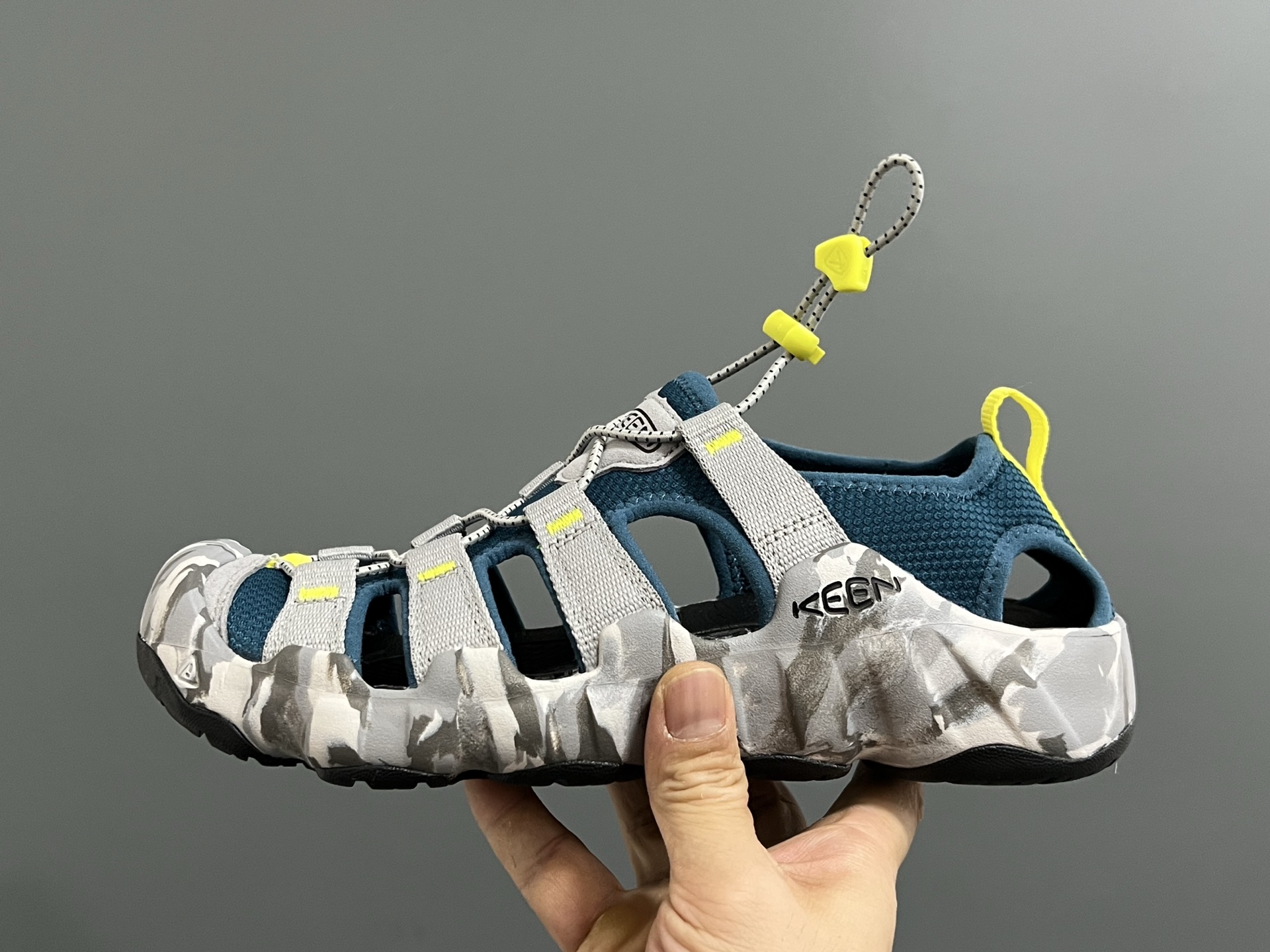 图片[2]-KEEN新款HYPERPORT H2高速2代户外溯溪情侣凉鞋 超赞的KEEN潮牌系列🆕 户外也可以穿的溯溪凉鞋🧗 镂空设计，透气又舒适☁️ 耐磨防滑大底，脚感超赞👍🏻 尺码：36 37 38 39 40 41 42 43 44 45（粉色36-40）-选品中心