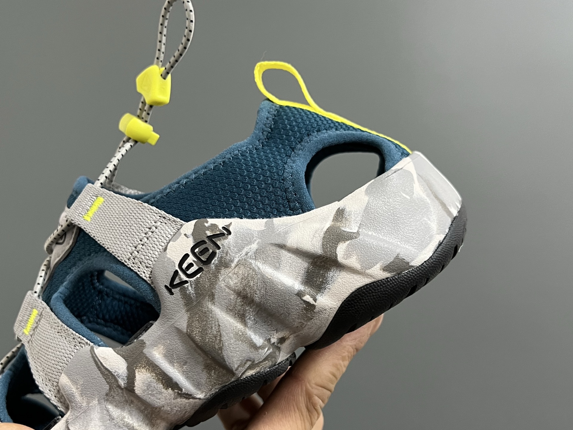 图片[8]-KEEN新款HYPERPORT H2高速2代户外溯溪情侣凉鞋 超赞的KEEN潮牌系列🆕 户外也可以穿的溯溪凉鞋🧗 镂空设计，透气又舒适☁️ 耐磨防滑大底，脚感超赞👍🏻 尺码：36 37 38 39 40 41 42 43 44 45（粉色36-40）-选品中心