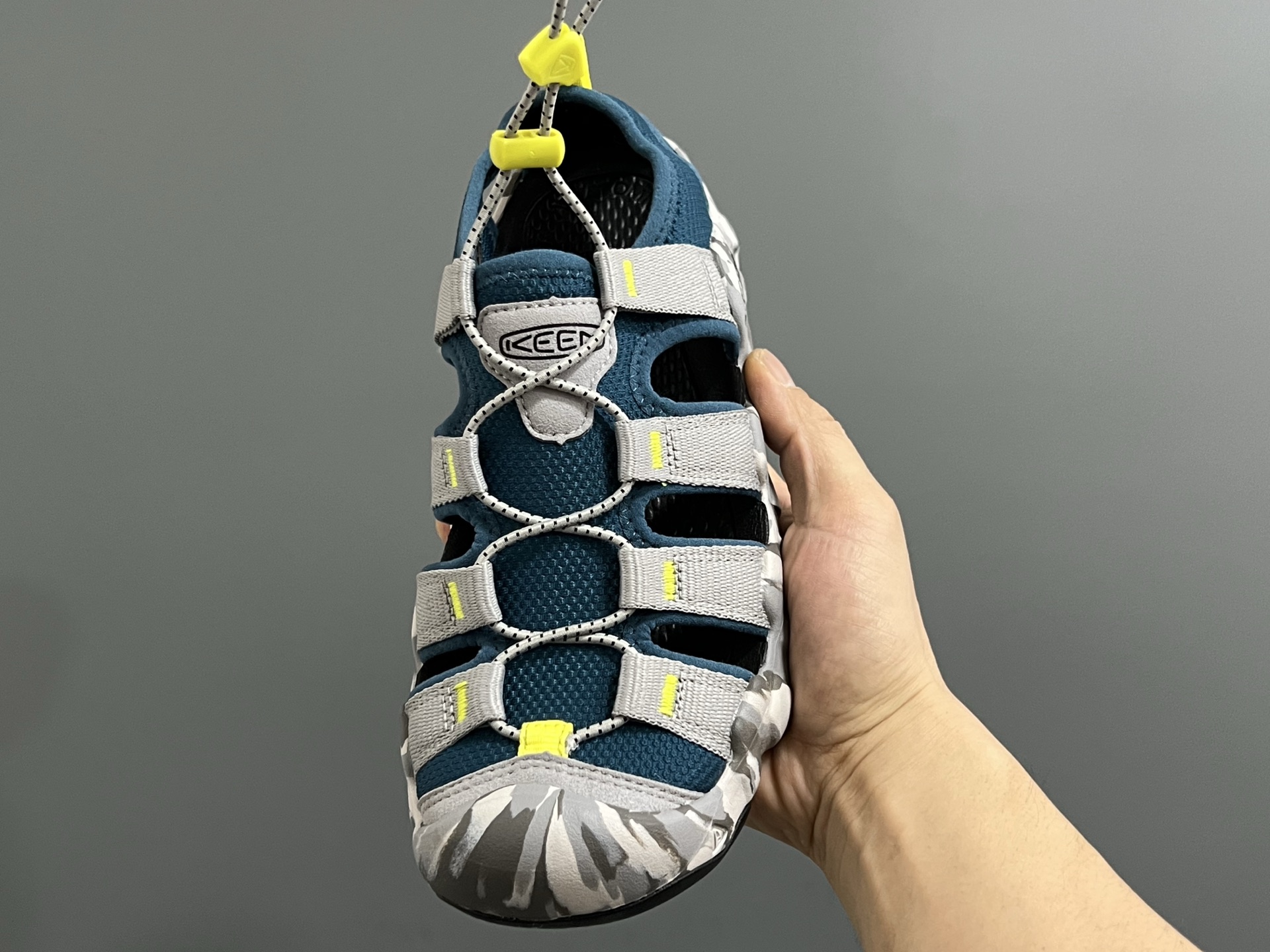 KEEN新款HYPERPORT H2高速2代户外溯溪情侣凉鞋 超赞的KEEN潮牌系列🆕 户外也可以穿的溯溪凉鞋🧗 镂空设计，透气又舒适☁️ 耐磨防滑大底，脚感超赞👍🏻 尺码：36 37 38 39 40 41 42 43 44 45（粉色36-40）-选品中心