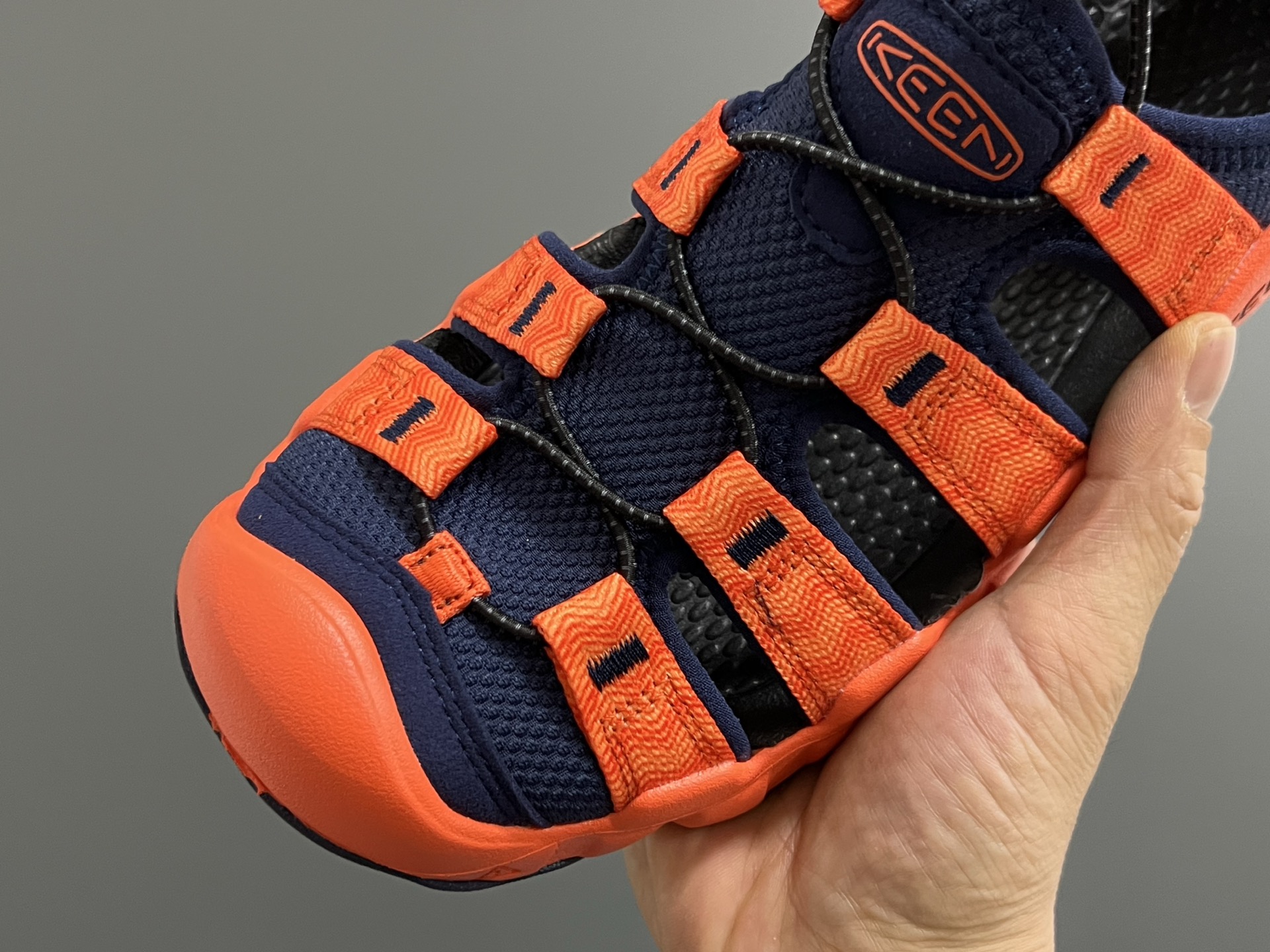 图片[7]-KEEN新款HYPERPORT H2高速2代户外溯溪情侣凉鞋 超赞的KEEN潮牌系列🆕 户外也可以穿的溯溪凉鞋🧗 镂空设计，透气又舒适☁️ 耐磨防滑大底，脚感超赞👍🏻 尺码：36 37 38 39 40 41 42 43 44 45（粉色36-40）-选品中心