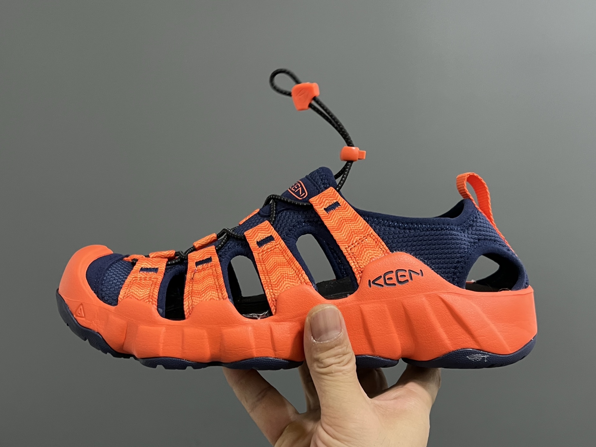 图片[2]-KEEN新款HYPERPORT H2高速2代户外溯溪情侣凉鞋 超赞的KEEN潮牌系列🆕 户外也可以穿的溯溪凉鞋🧗 镂空设计，透气又舒适☁️ 耐磨防滑大底，脚感超赞👍🏻 尺码：36 37 38 39 40 41 42 43 44 45（粉色36-40）-选品中心