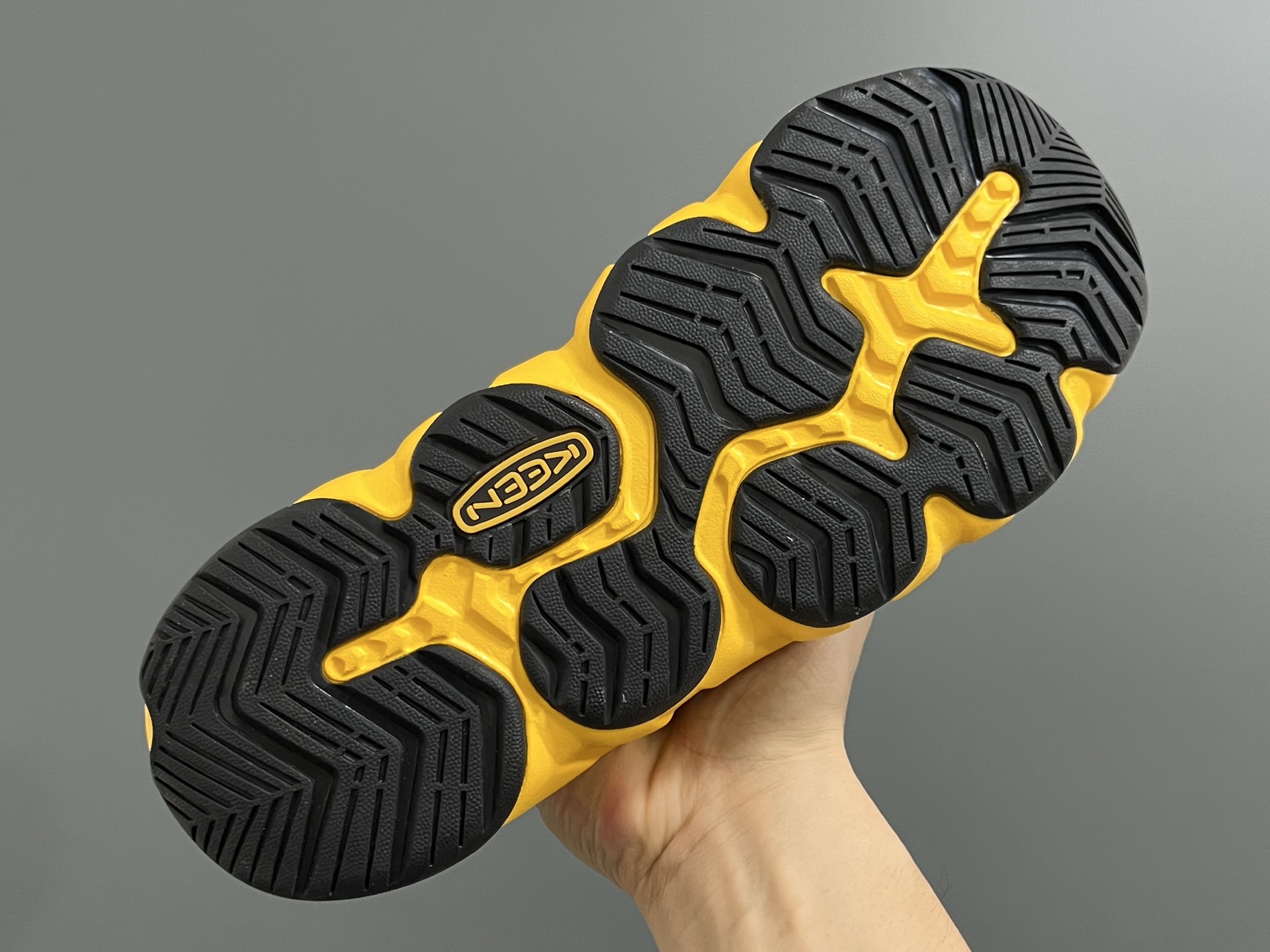 图片[3]-KEEN新款HYPERPORT H2高速2代户外溯溪情侣凉鞋 超赞的KEEN潮牌系列🆕 户外也可以穿的溯溪凉鞋🧗 镂空设计，透气又舒适☁️ 耐磨防滑大底，脚感超赞👍🏻 尺码：36 37 38 39 40 41 42 43 44 45（粉色36-40）-选品中心