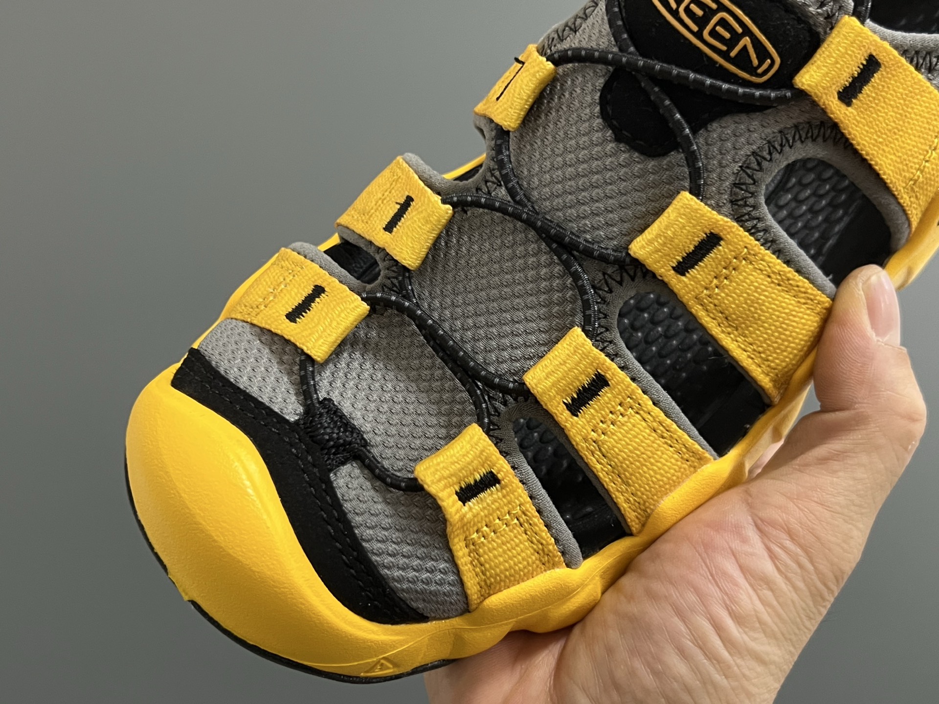 图片[7]-KEEN新款HYPERPORT H2高速2代户外溯溪情侣凉鞋 超赞的KEEN潮牌系列🆕 户外也可以穿的溯溪凉鞋🧗 镂空设计，透气又舒适☁️ 耐磨防滑大底，脚感超赞👍🏻 尺码：36 37 38 39 40 41 42 43 44 45（粉色36-40）-选品中心