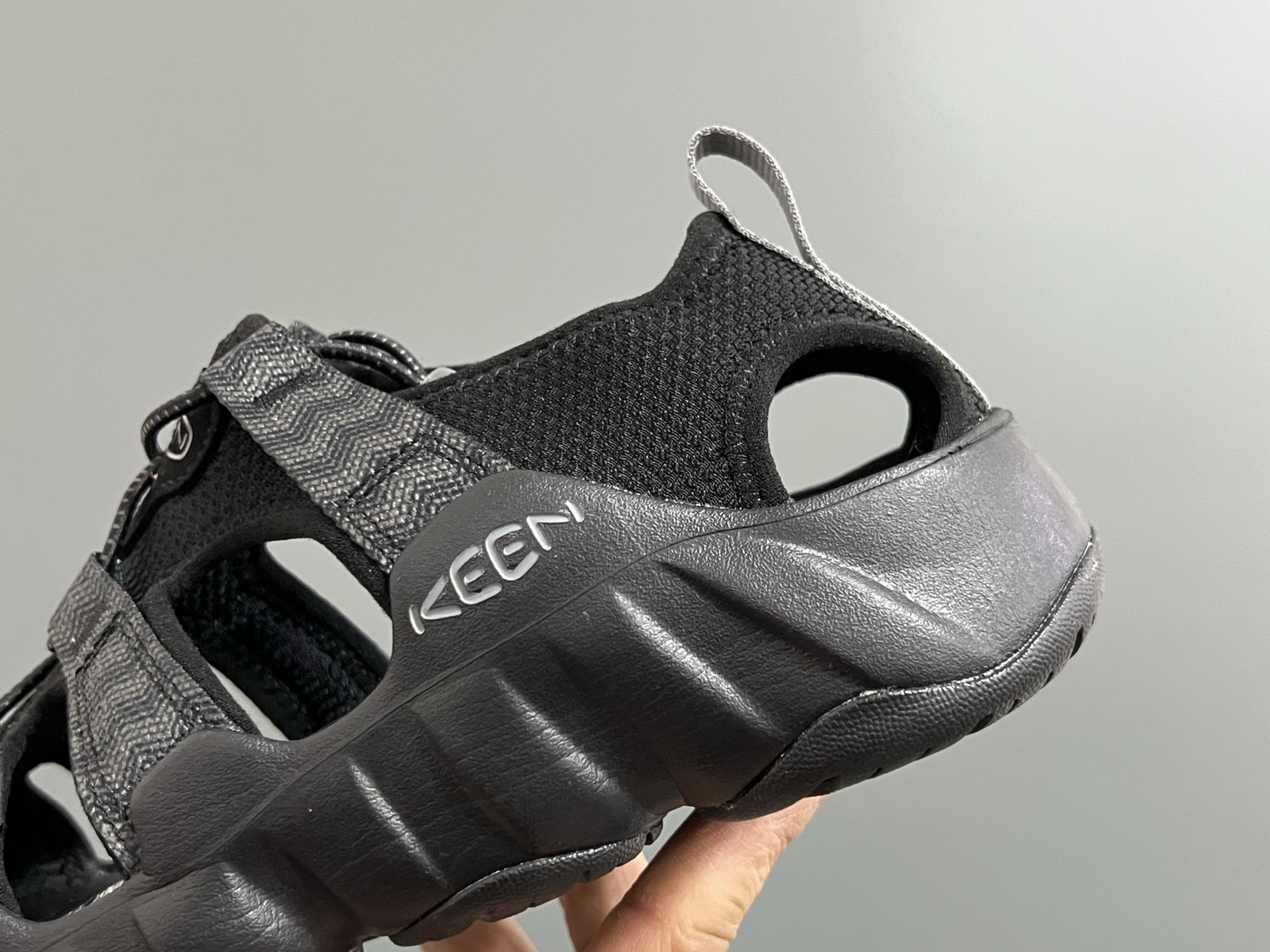 图片[8]-KEEN新款HYPERPORT H2高速2代户外溯溪情侣凉鞋 超赞的KEEN潮牌系列🆕 户外也可以穿的溯溪凉鞋🧗 镂空设计，透气又舒适☁️ 耐磨防滑大底，脚感超赞👍🏻 尺码：36 37 38 39 40 41 42 43 44 45（粉色36-40）-选品中心