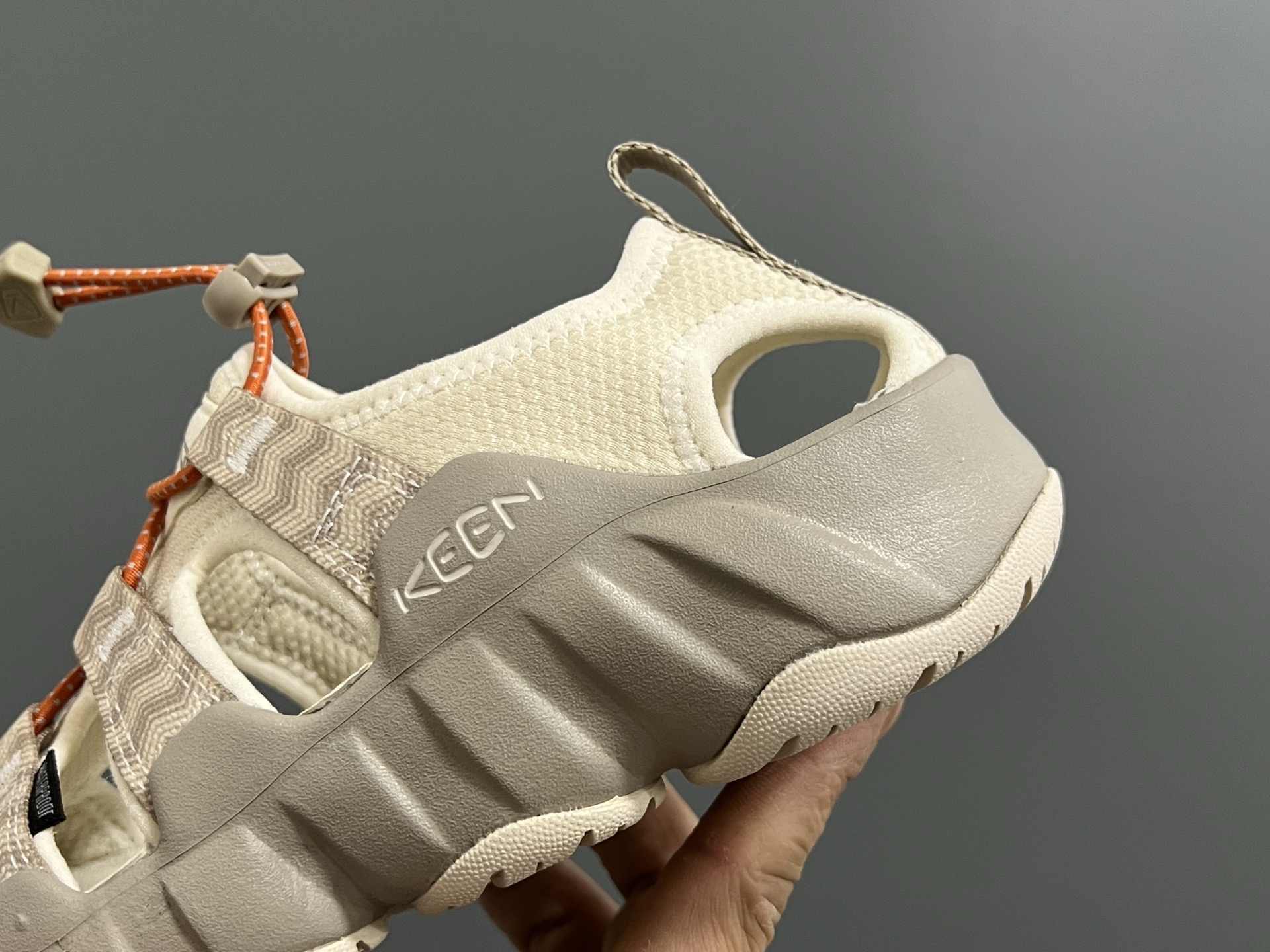 图片[4]-KEEN新款HYPERPORT H2高速2代户外溯溪情侣凉鞋 超赞的KEEN潮牌系列🆕 户外也可以穿的溯溪凉鞋🧗 镂空设计，透气又舒适☁️ 耐磨防滑大底，脚感超赞👍🏻 尺码：36 37 38 39 40 41 42 43 44 45（粉色36-40）-选品中心