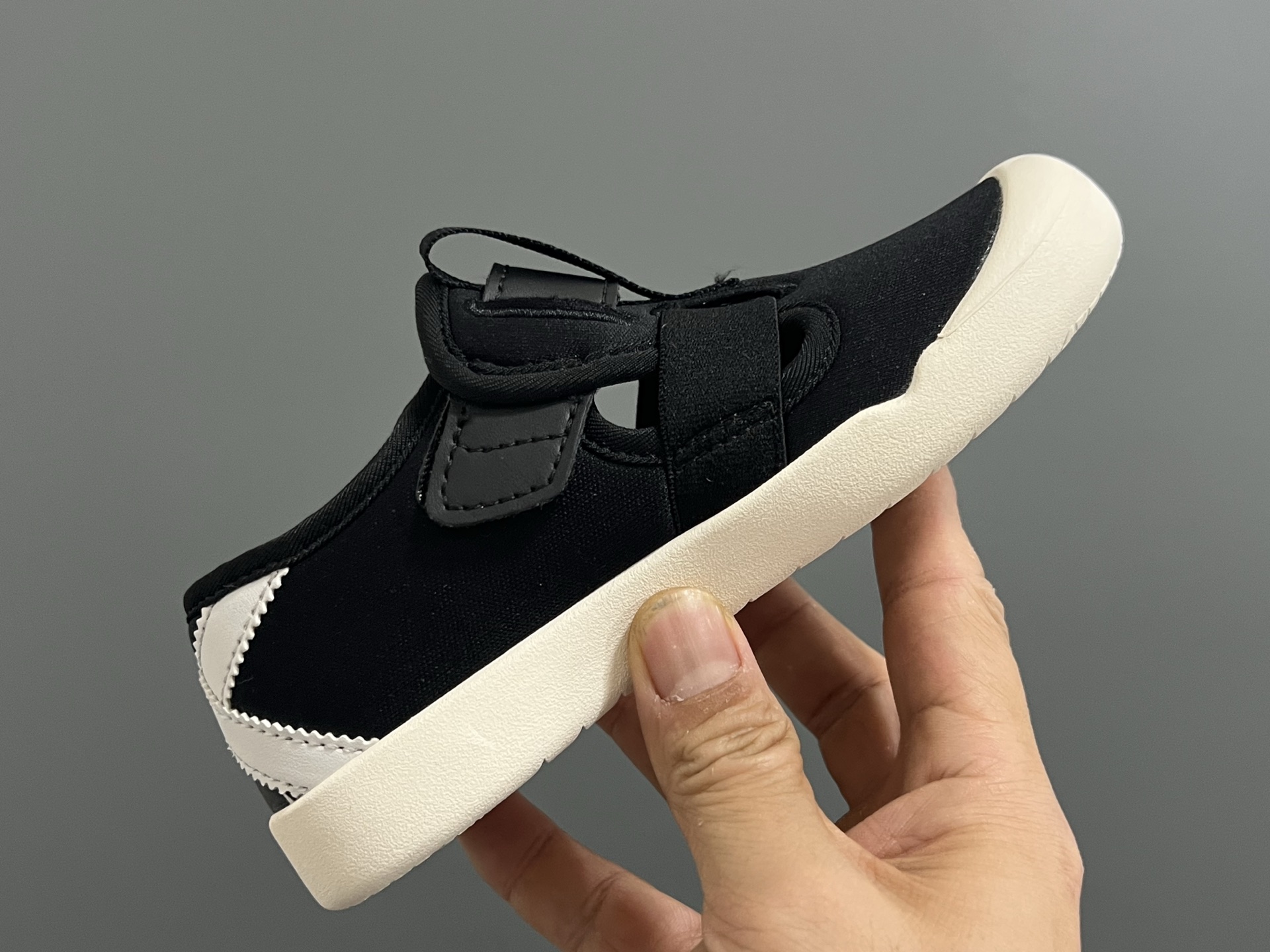 图片[6]-亚瑟士鬼冢虎MEXICO 66软底儿童魔术贴凉鞋 尺码：22-35码 超卡哇伊的鬼冢虎系列🆕 魔术贴加镂空设计，穿脱方便✌🏻 超软原装橡胶耐磨防滑大底，脚感不言而喻☁️-选品中心