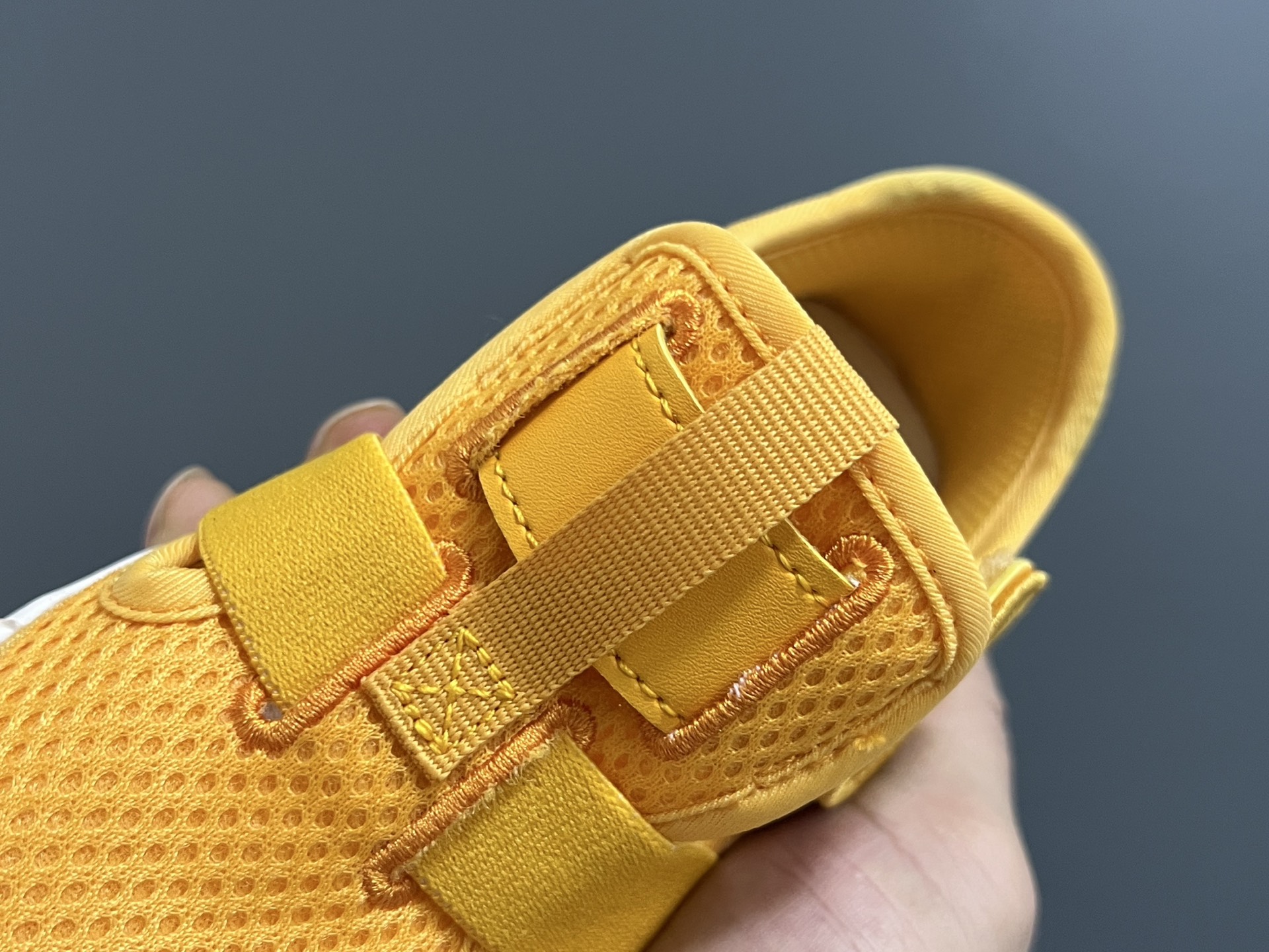 图片[5]-亚瑟士鬼冢虎MEXICO 66软底儿童魔术贴凉鞋 尺码：22-35码 超卡哇伊的鬼冢虎系列🆕 魔术贴加镂空设计，穿脱方便✌🏻 超软原装橡胶耐磨防滑大底，脚感不言而喻☁️-选品中心