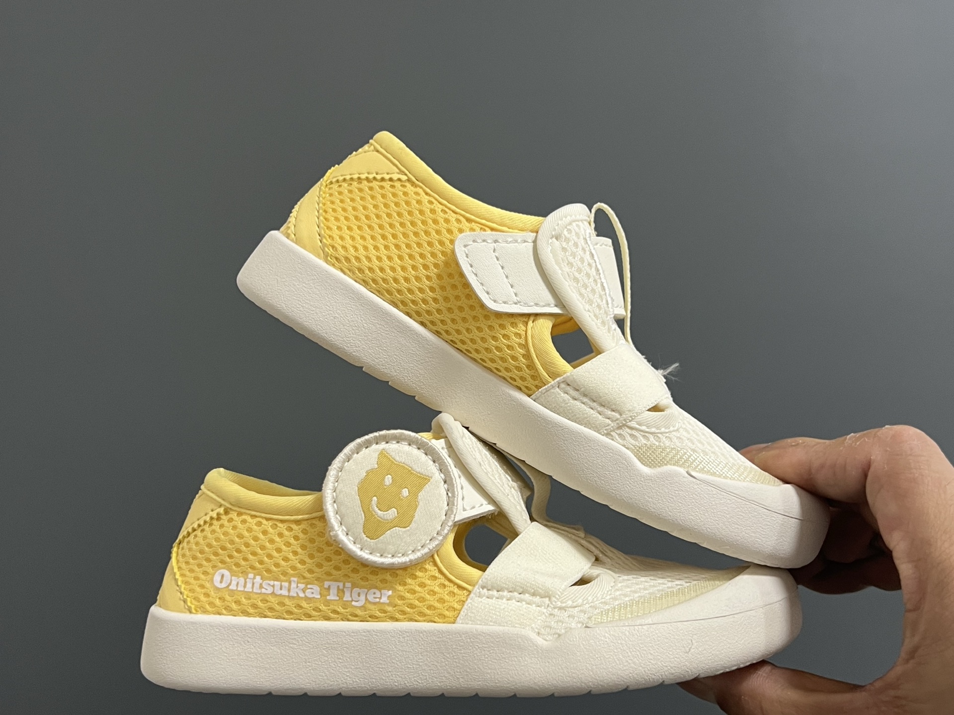 图片[9]-亚瑟士鬼冢虎MEXICO 66软底儿童魔术贴凉鞋 尺码：22-35码 超卡哇伊的鬼冢虎系列🆕 魔术贴加镂空设计，穿脱方便✌🏻 超软原装橡胶耐磨防滑大底，脚感不言而喻☁️-选品中心