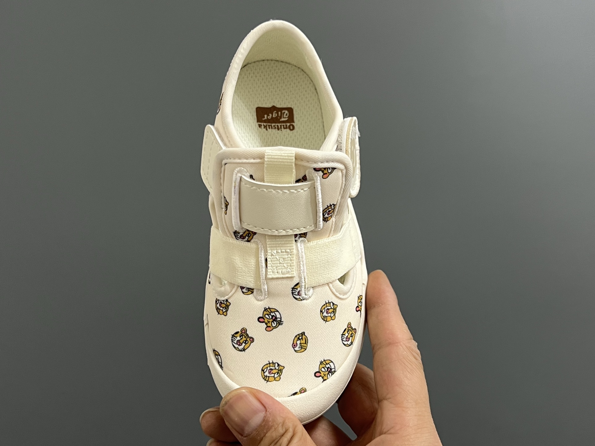 图片[8]-亚瑟士鬼冢虎MEXICO 66软底儿童魔术贴凉鞋 尺码：22-35码 超卡哇伊的鬼冢虎系列🆕 魔术贴加镂空设计，穿脱方便✌🏻 超软原装橡胶耐磨防滑大底，脚感不言而喻☁️-选品中心