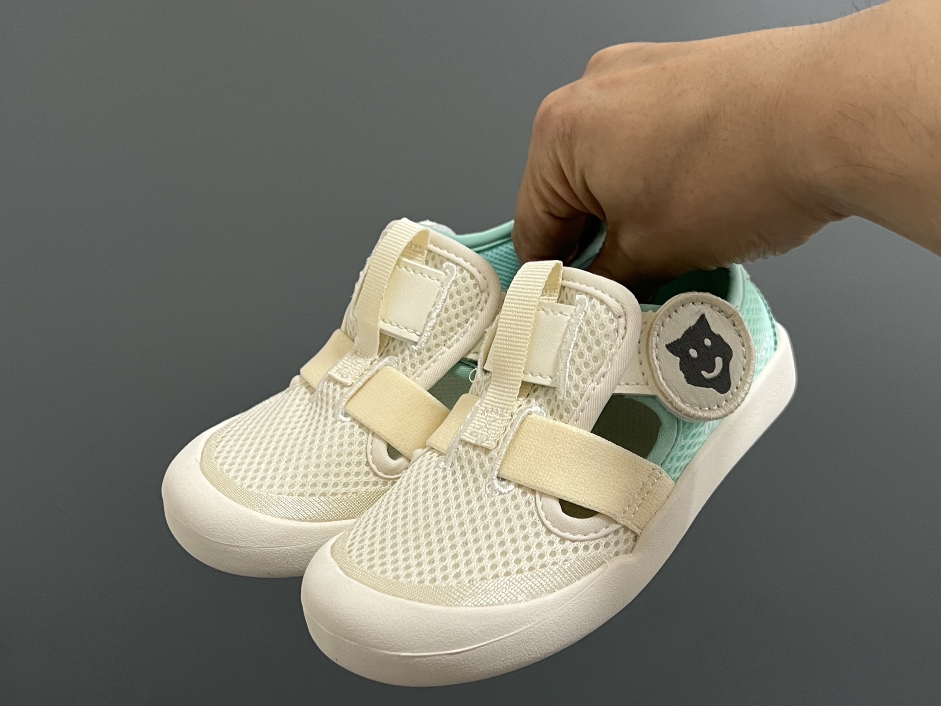 图片[2]-亚瑟士鬼冢虎MEXICO 66软底儿童魔术贴凉鞋 尺码：22-35码 超卡哇伊的鬼冢虎系列🆕 魔术贴加镂空设计，穿脱方便✌🏻 超软原装橡胶耐磨防滑大底，脚感不言而喻☁️-选品中心