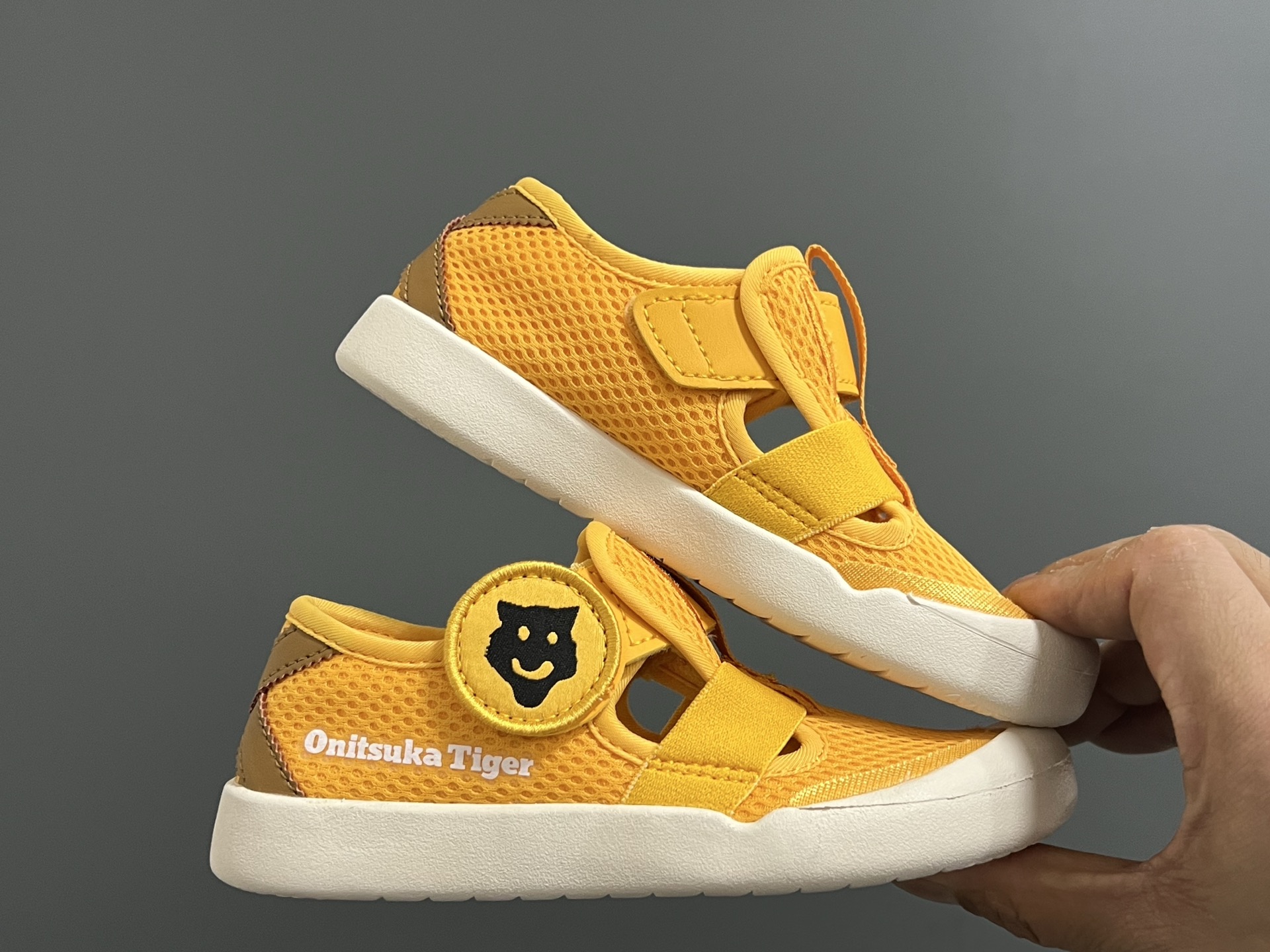 图片[9]-亚瑟士鬼冢虎MEXICO 66软底儿童魔术贴凉鞋 尺码：22-35码 超卡哇伊的鬼冢虎系列🆕 魔术贴加镂空设计，穿脱方便✌🏻 超软原装橡胶耐磨防滑大底，脚感不言而喻☁️-选品中心