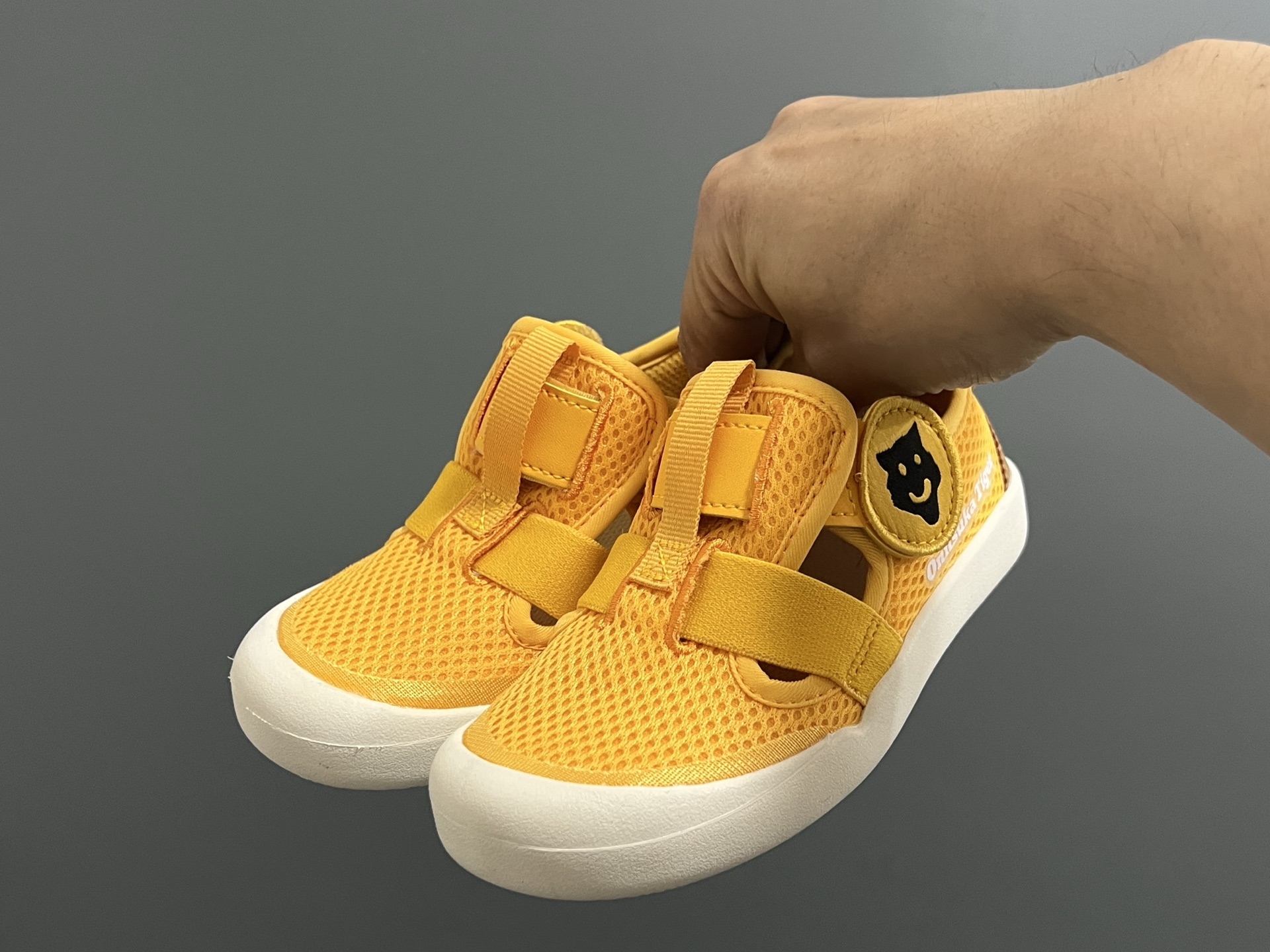 图片[2]-亚瑟士鬼冢虎MEXICO 66软底儿童魔术贴凉鞋 尺码：22-35码 超卡哇伊的鬼冢虎系列🆕 魔术贴加镂空设计，穿脱方便✌🏻 超软原装橡胶耐磨防滑大底，脚感不言而喻☁️-选品中心