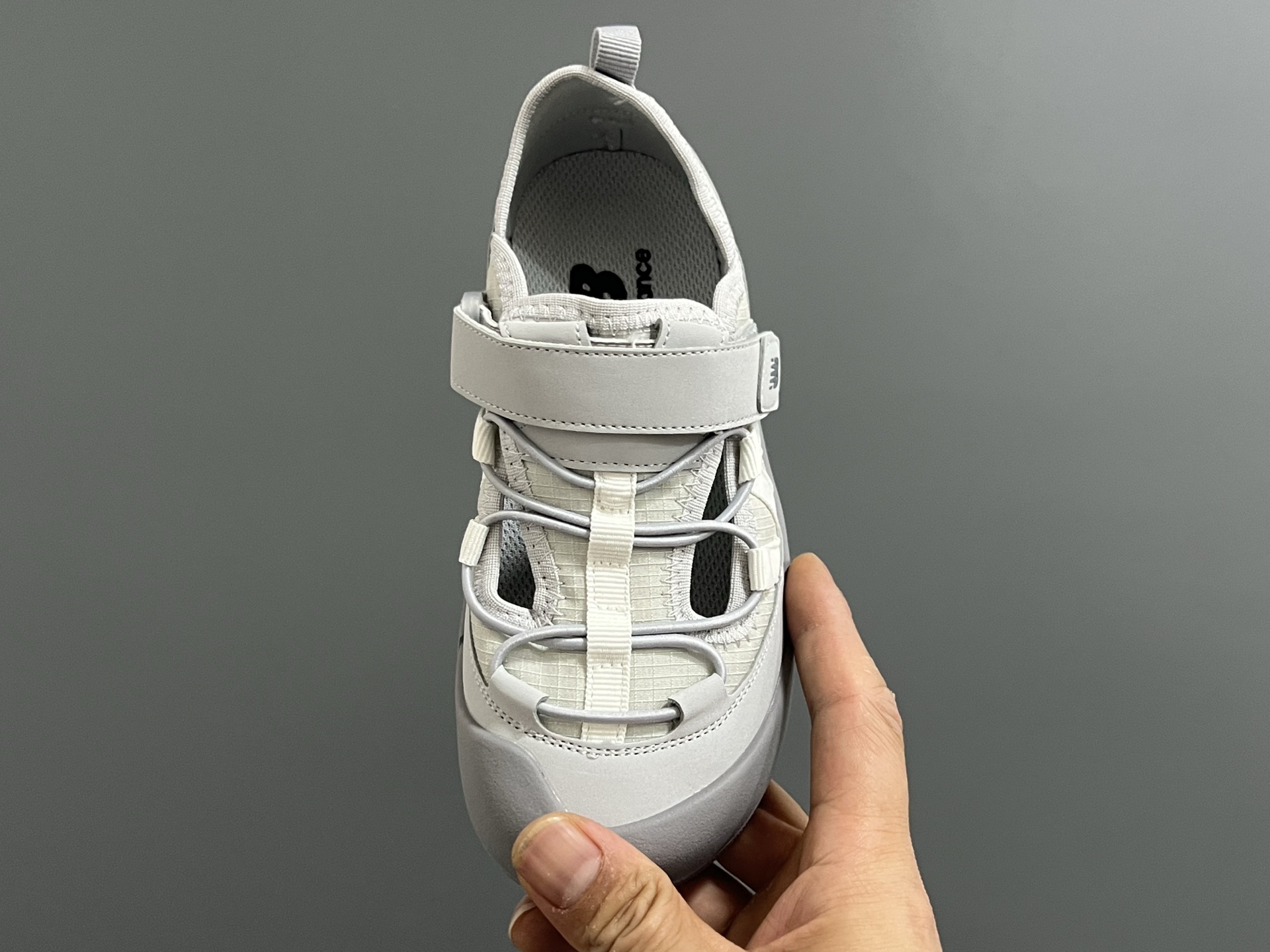 图片[8]-原单版牛B新款K3205魔术贴户外儿童凉鞋 尺码：23-37码 NB新款永远让人无法拒绝✨ 透气面料镂空，魔术贴设计，穿脱方便✌🏻 橡胶耐磨防滑大底，脚踝超赞👍🏻-选品中心