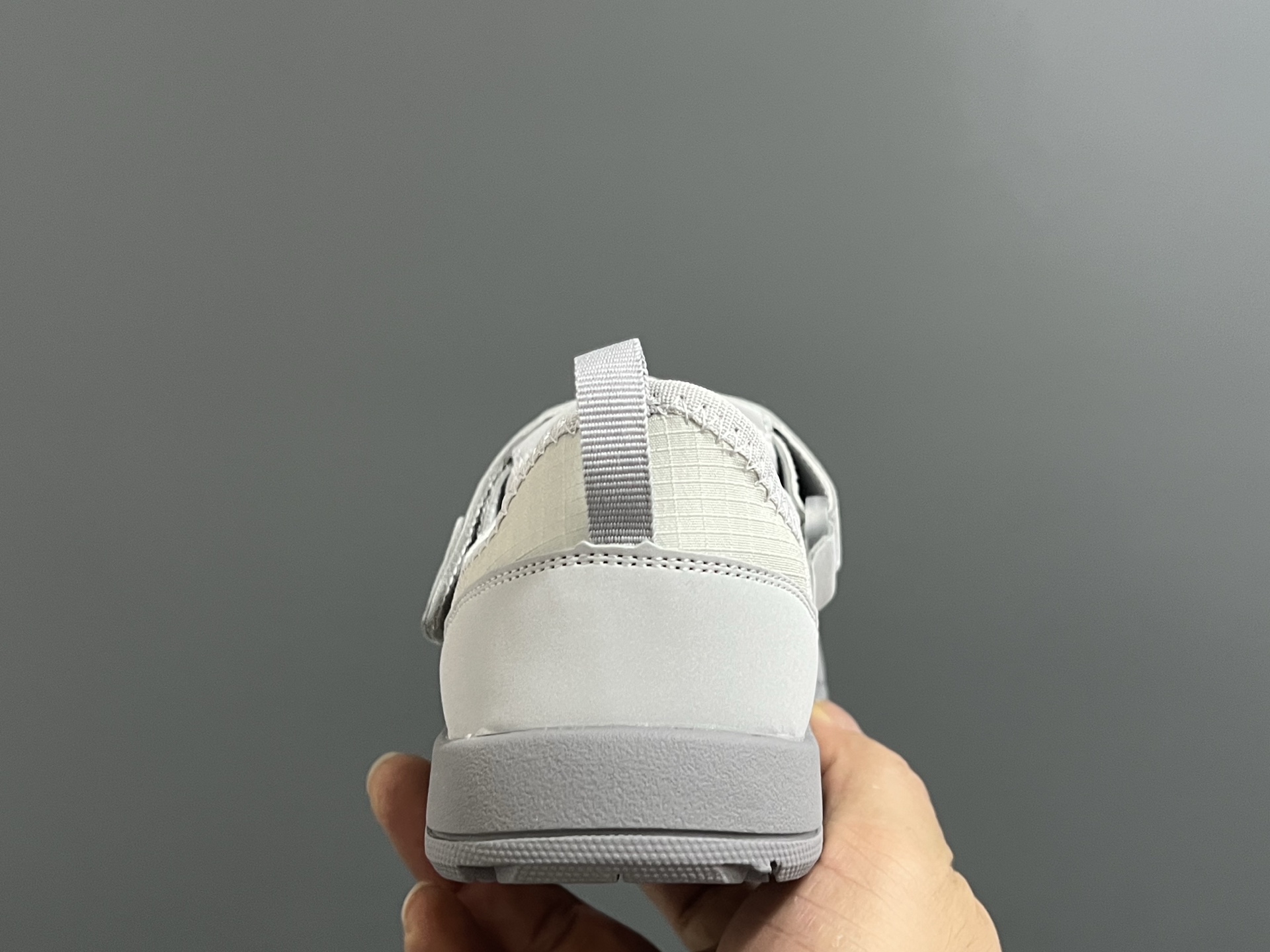 图片[7]-原单版牛B新款K3205魔术贴户外儿童凉鞋 尺码：23-37码 NB新款永远让人无法拒绝✨ 透气面料镂空，魔术贴设计，穿脱方便✌🏻 橡胶耐磨防滑大底，脚踝超赞👍🏻-选品中心