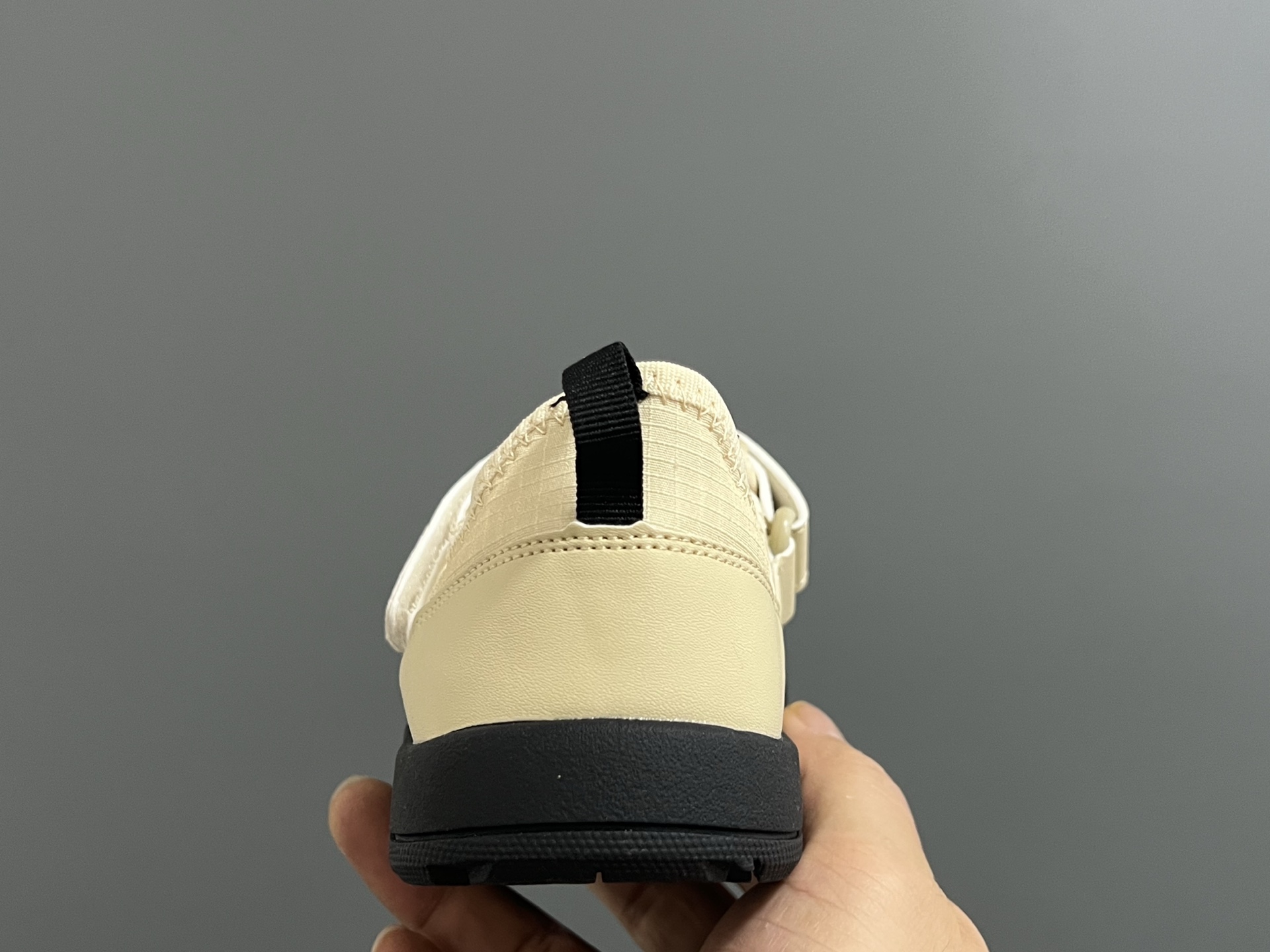 图片[7]-原单版牛B新款K3205魔术贴户外儿童凉鞋 尺码：23-37码 NB新款永远让人无法拒绝✨ 透气面料镂空，魔术贴设计，穿脱方便✌🏻 橡胶耐磨防滑大底，脚踝超赞👍🏻-选品中心