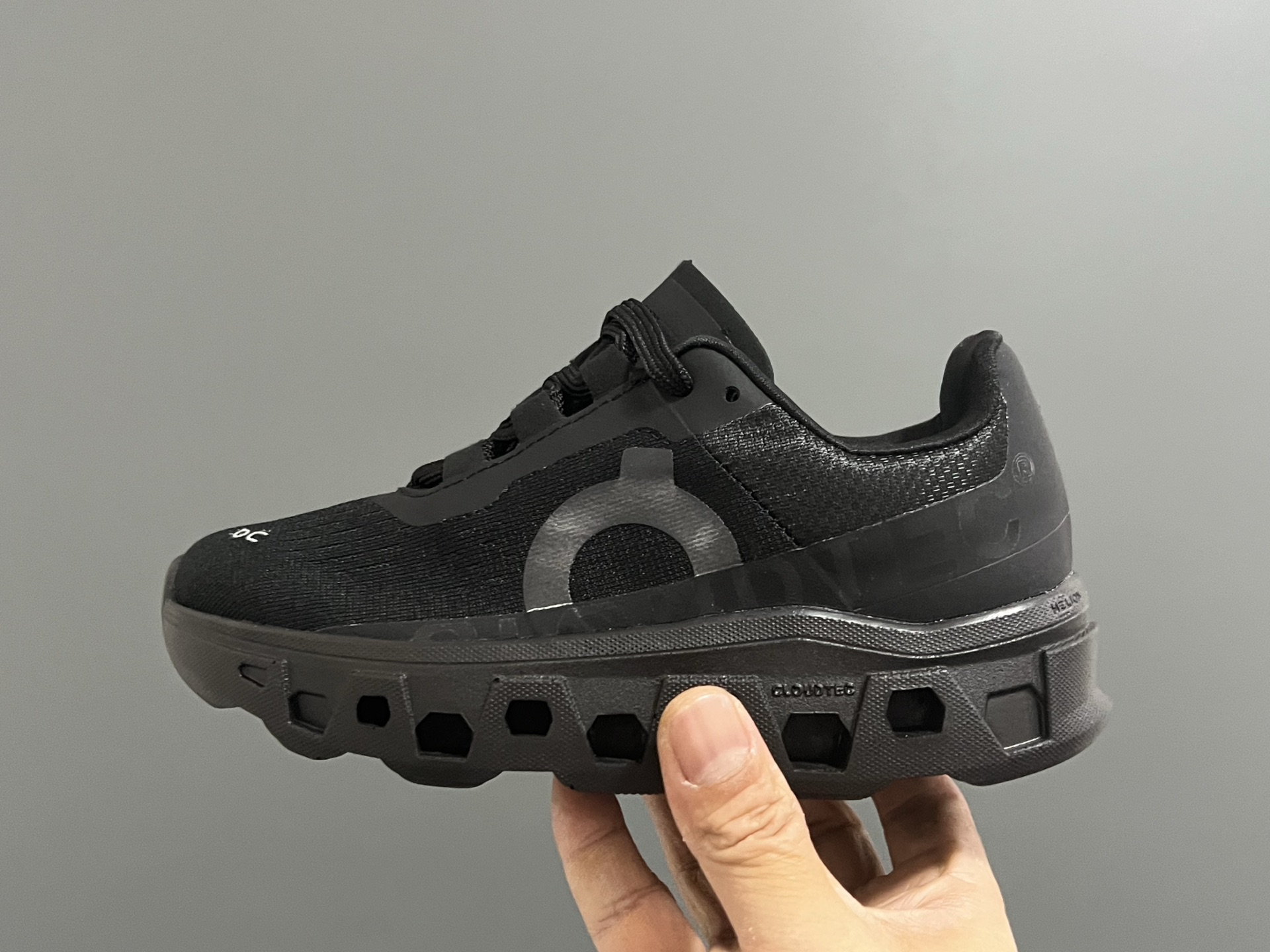 图片[4]-昂家新款云朵小怪兽儿童运动鞋 尺码：28-37码 经典昂跑云朵☁️系列🆕 透气舒适网面👏🏻 超轻大底，脚感超赞👍🏻-选品中心