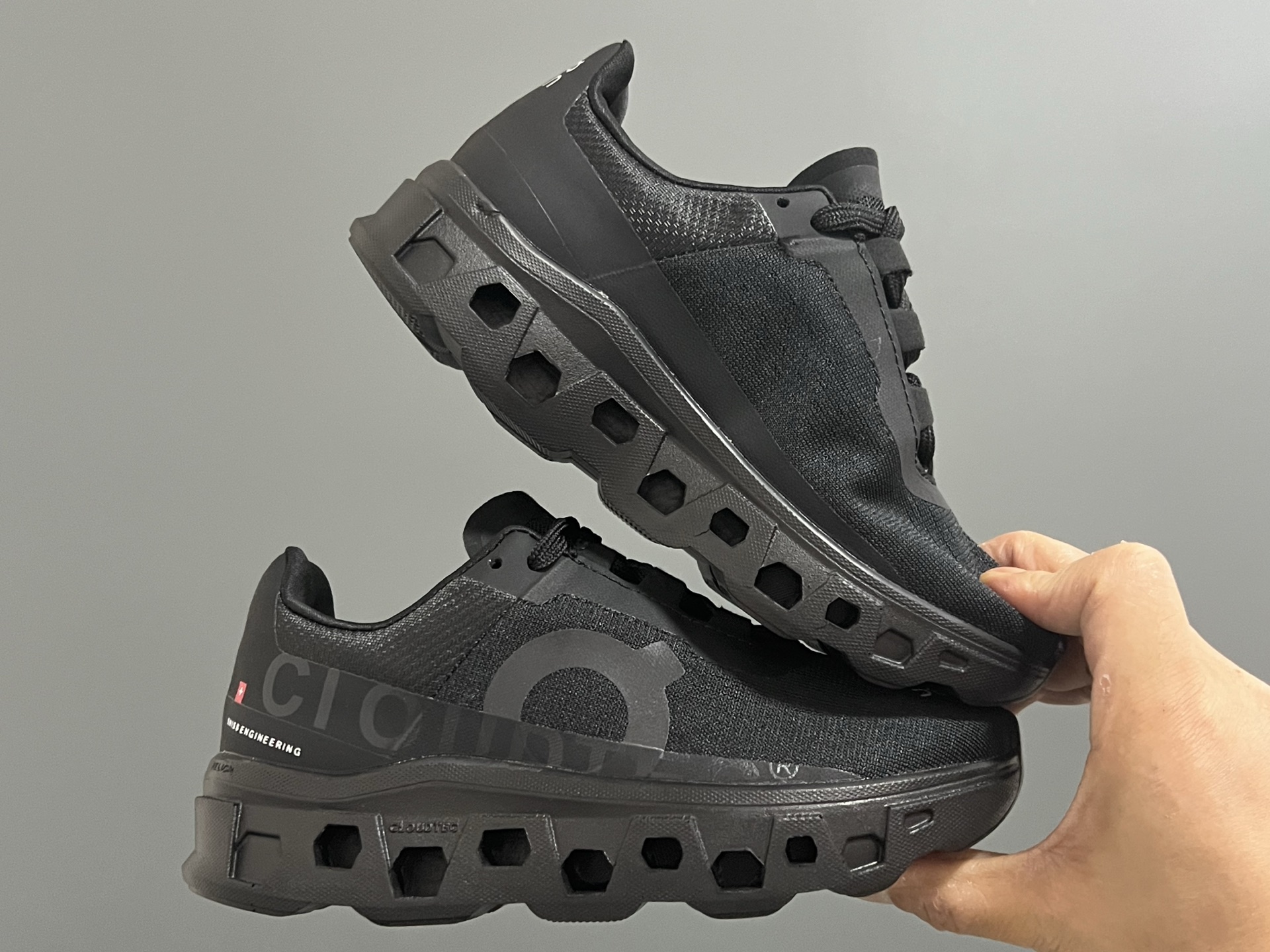 图片[9]-昂家新款云朵小怪兽儿童运动鞋 尺码：28-37码 经典昂跑云朵☁️系列🆕 透气舒适网面👏🏻 超轻大底，脚感超赞👍🏻-选品中心