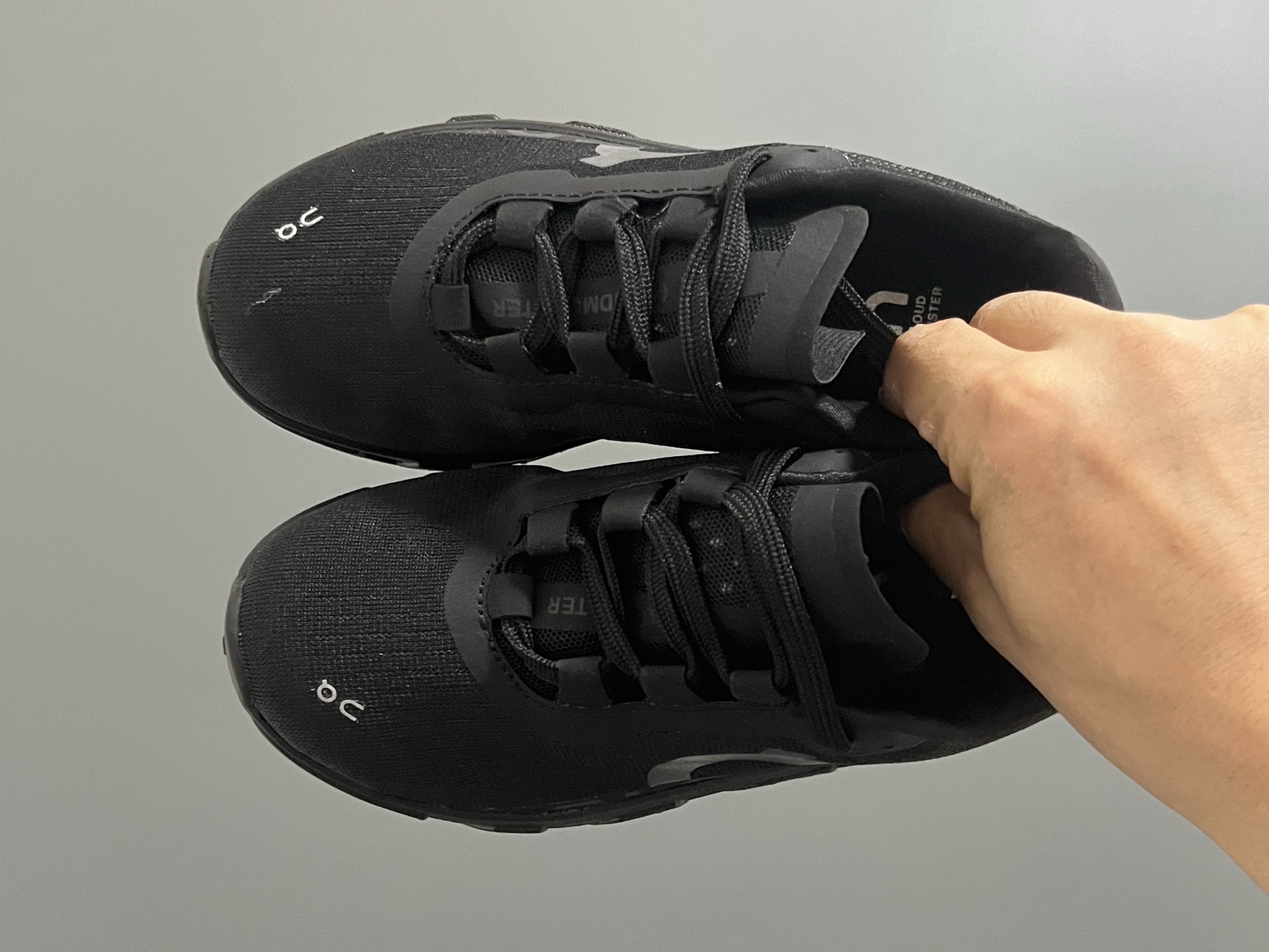 昂家新款云朵小怪兽儿童运动鞋 尺码：28-37码 经典昂跑云朵☁️系列🆕 透气舒适网面👏🏻 超轻大底，脚感超赞👍🏻-选品中心